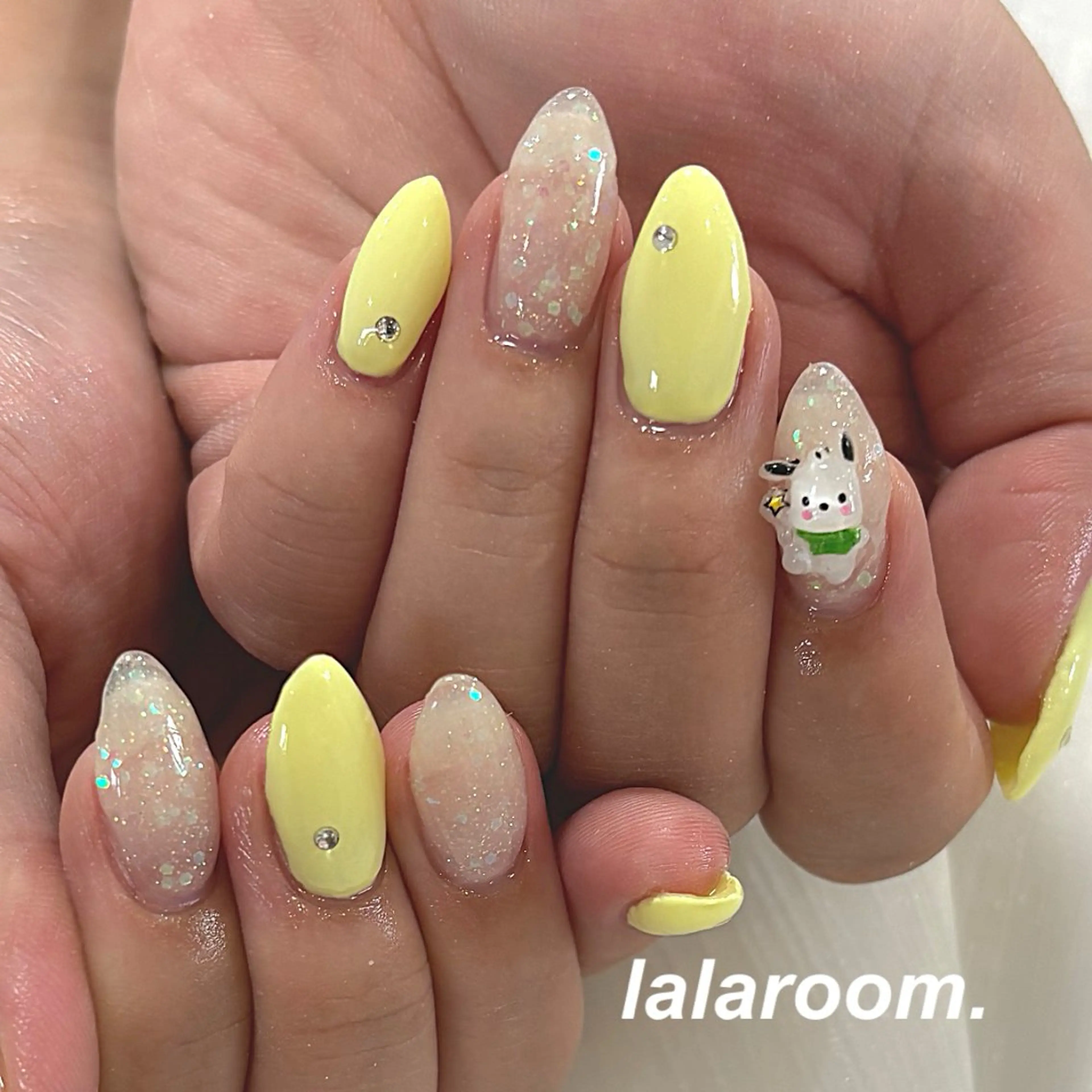 ネイル キラキラネイル マグネットネイル オフィスネイル ワンカラーネイル シンプルネイル ハンドネイル lala room.のネイルデザイン