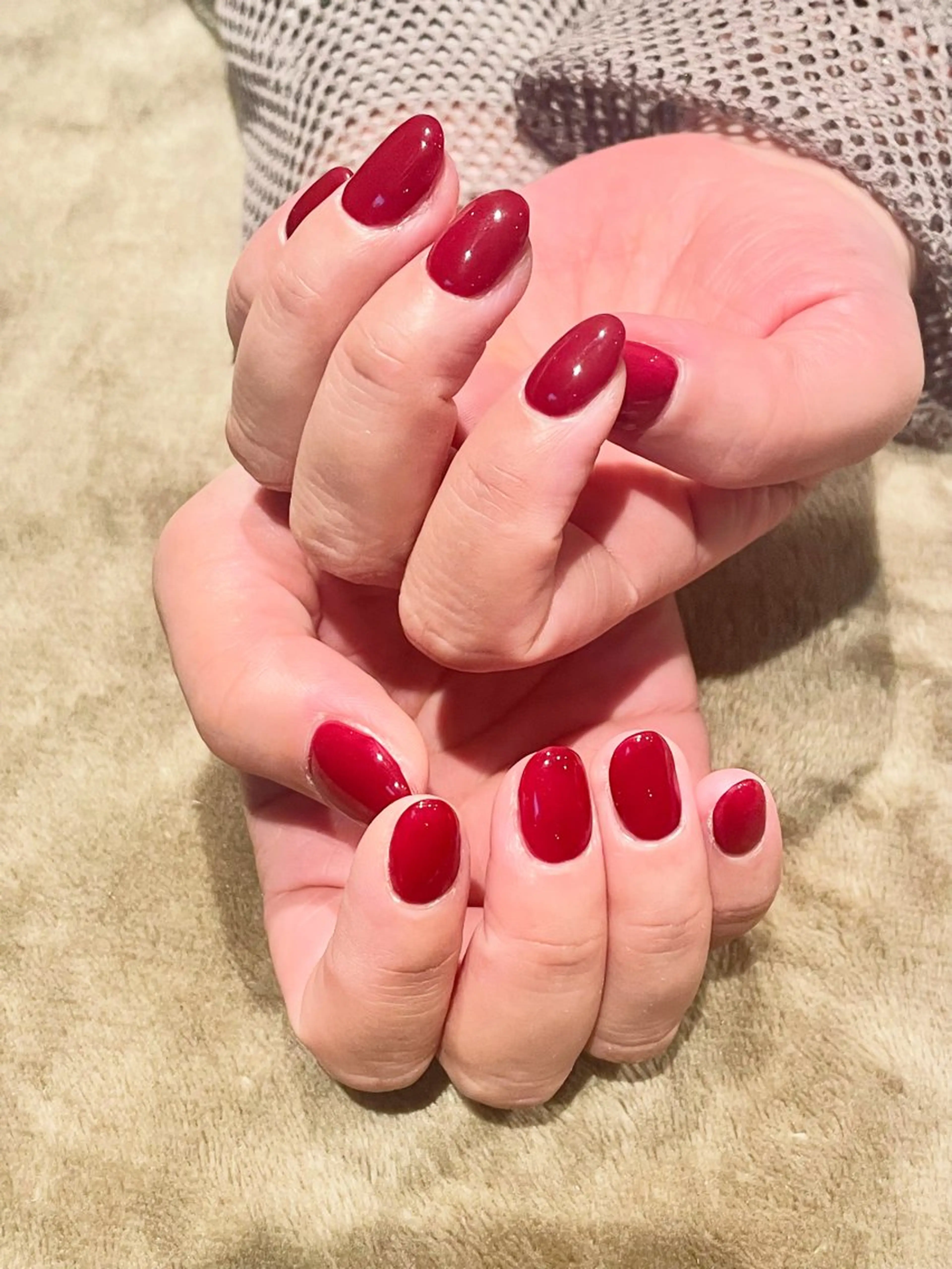 ネイル ワンカラーネイル 赤色 bea  merci所属・beamerci🌼 SHIORIのマツエク・マツパデザイン