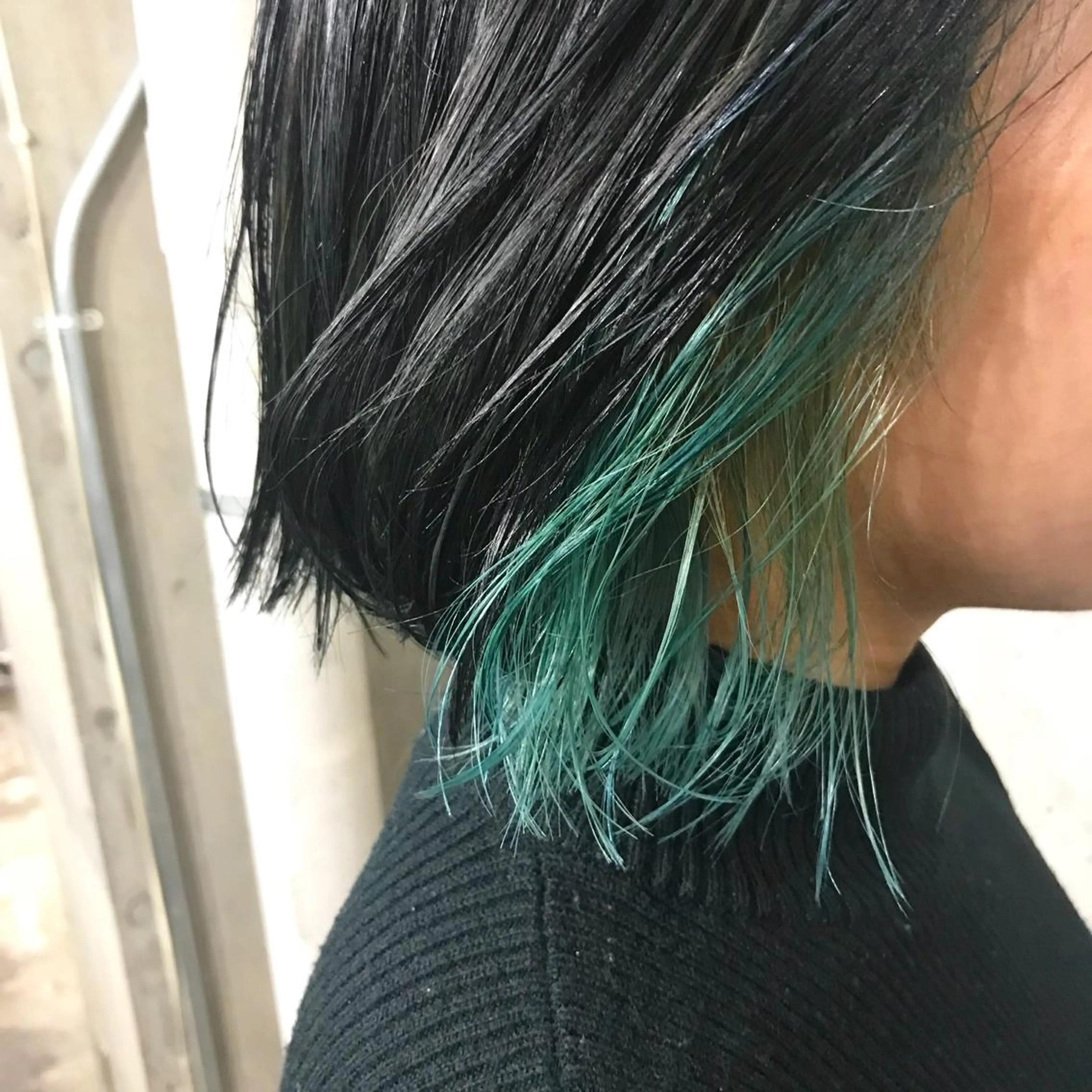 ミディアム カラー パーマ ヘアアレンジ メンズ キッズ ネイル マツエク・マツパ メンズインナーカラー インナーカラー グリーン サロンドミルク 原宿のヘアスタイル