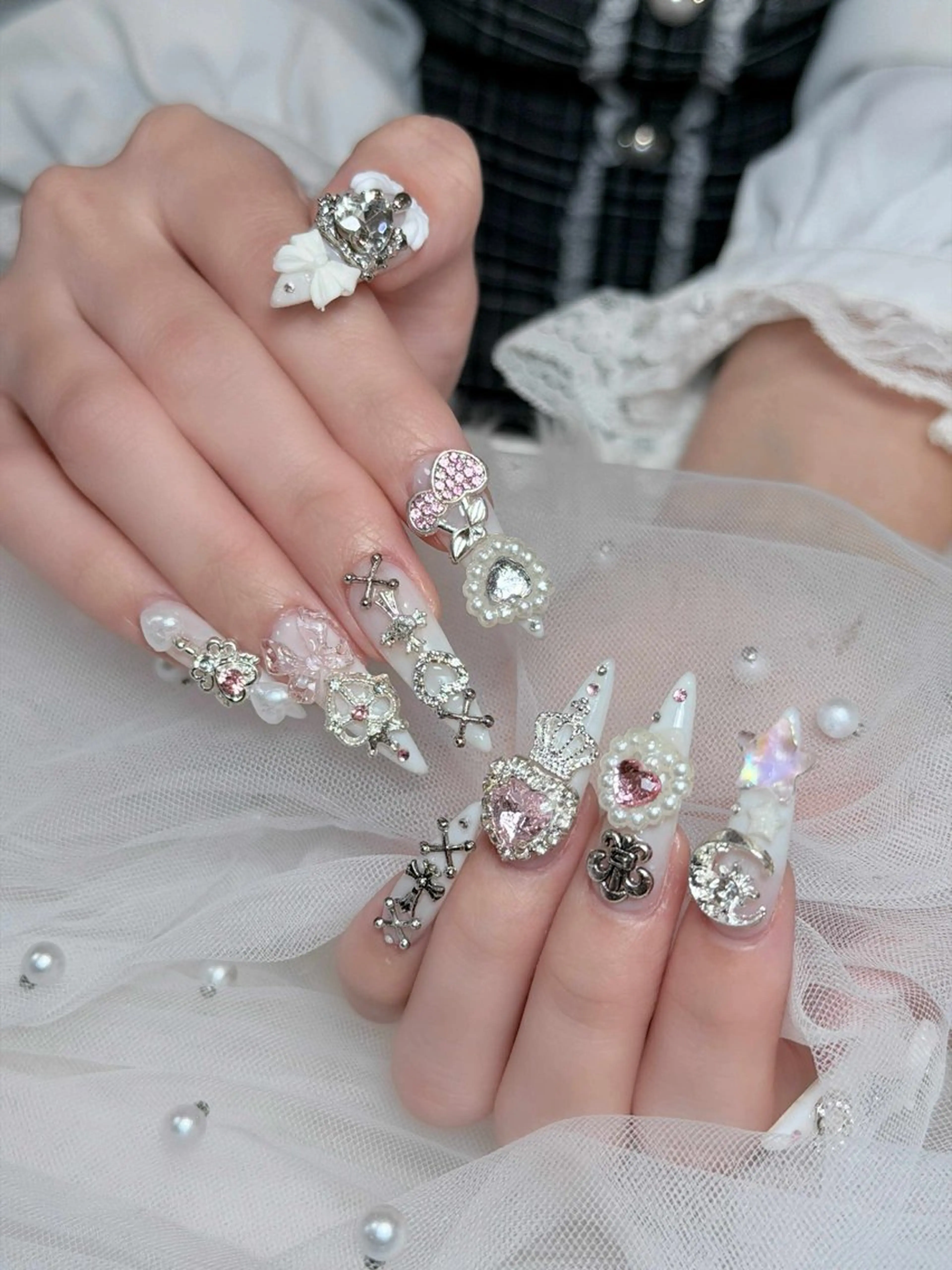 ネイル オーロラネイル ボルドー ブラウン 氷ネイル・うるうるネイル キラキラネイル ハンドネイル Julli ジュリのネイルデザイン