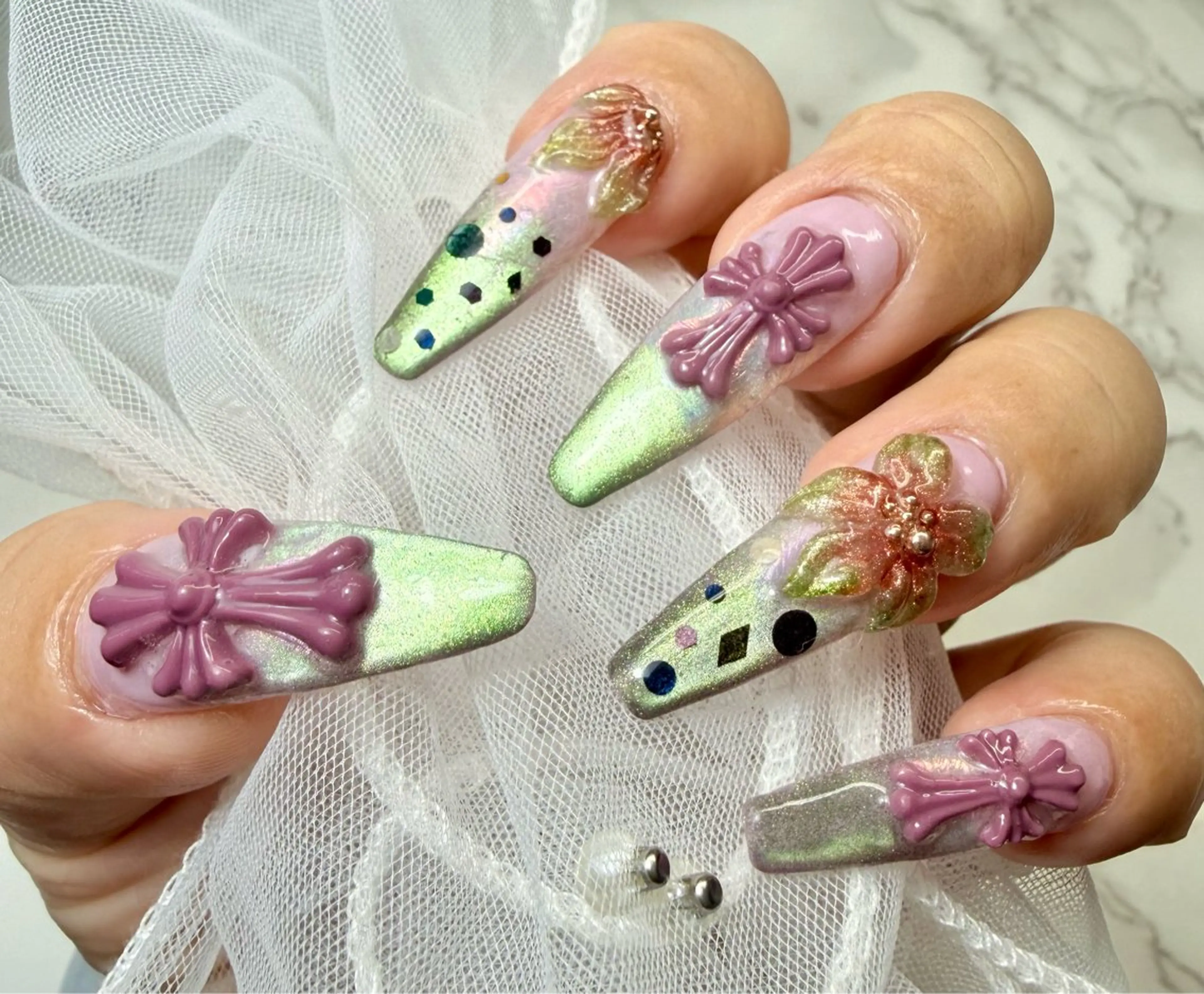 ネイル アートネイル チークネイル フラッシュネイル フラッシュマグ フレンチネイル M.N_ nailのネイルデザイン