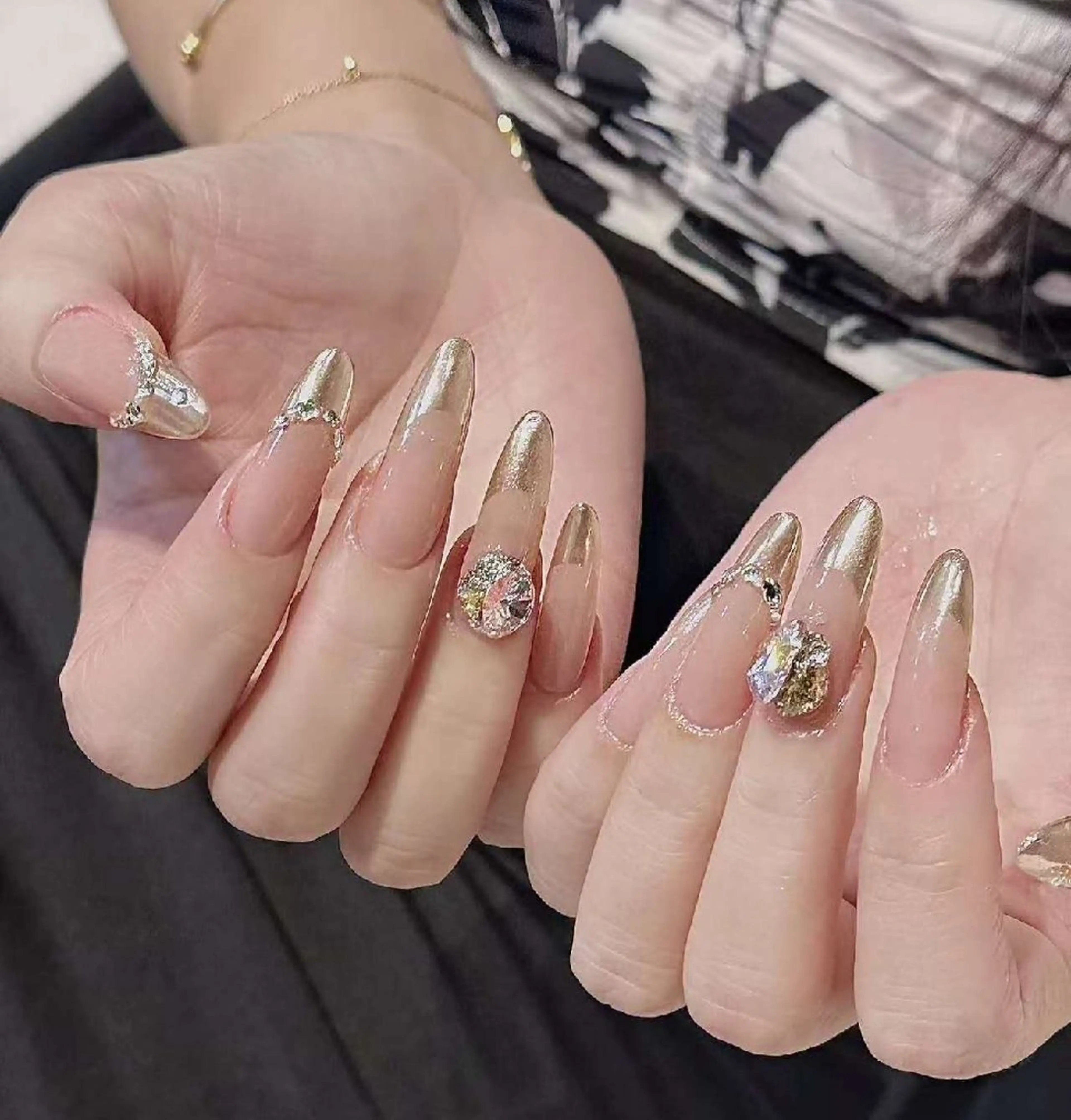 ネイル フラワーネイル フレンチネイル ジェルネイル ガラスフレンチ ハート Oomiya 服部のネイルデザイン