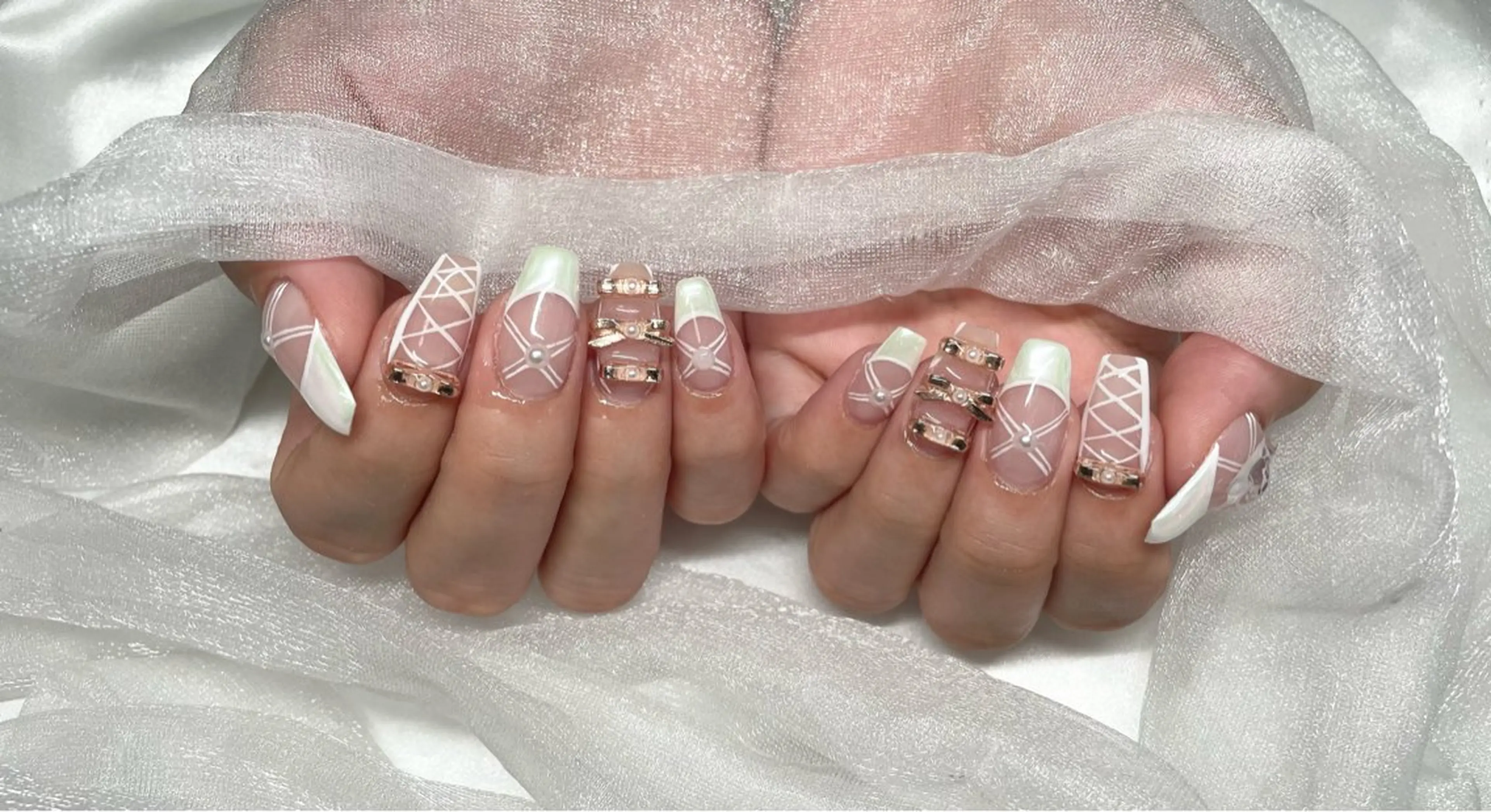 ネイル ハンドネイル Roi〈ロワ〉 Minakoのネイルデザイン