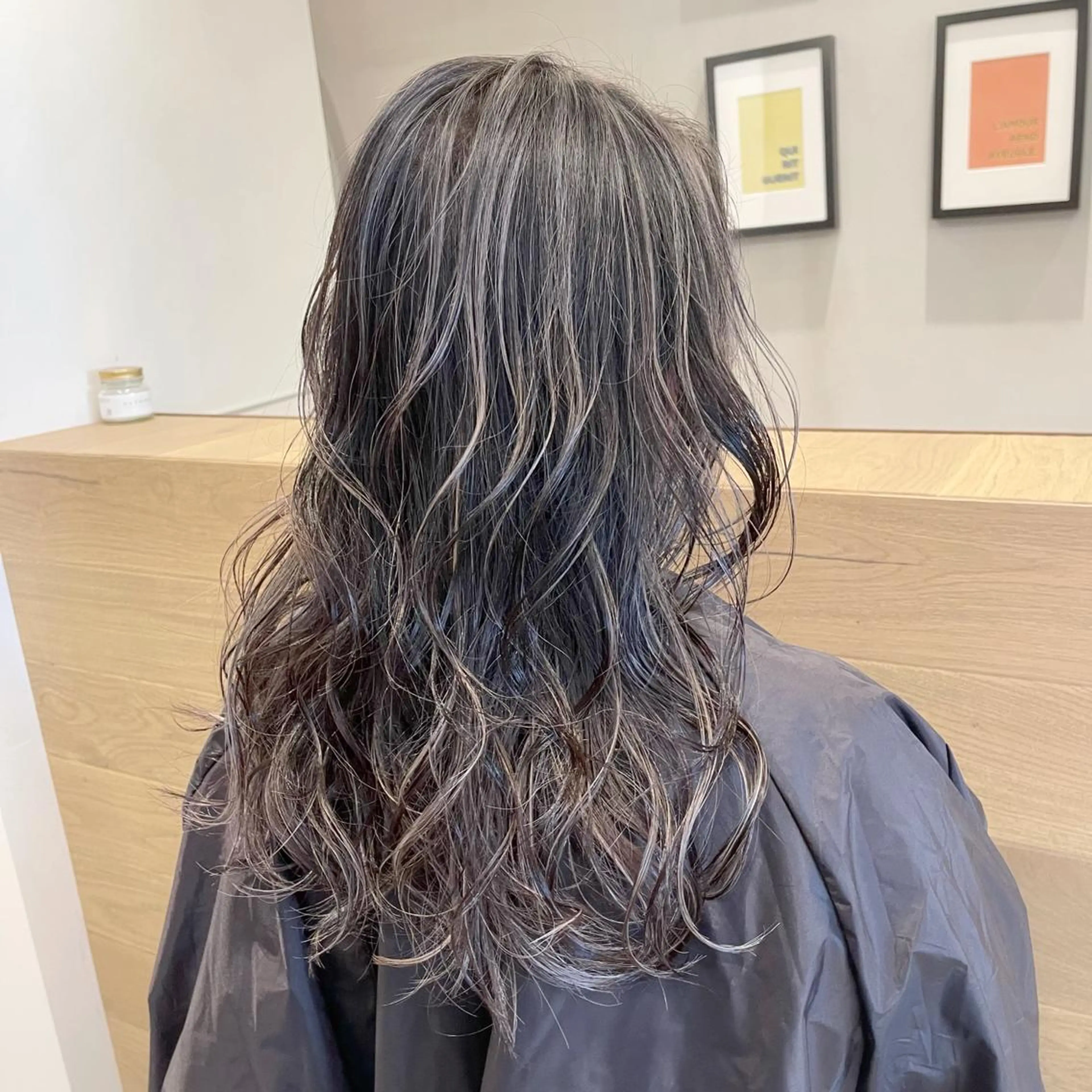 ミディアム カラー ヘアアレンジ バレイヤージュ デザインカラー ハイライトカラー 外国人風カラー ハイライト カット ヘアカラー トリートメント アンドウ ユウ/ レイヤーカット/韓国のヘアスタイル