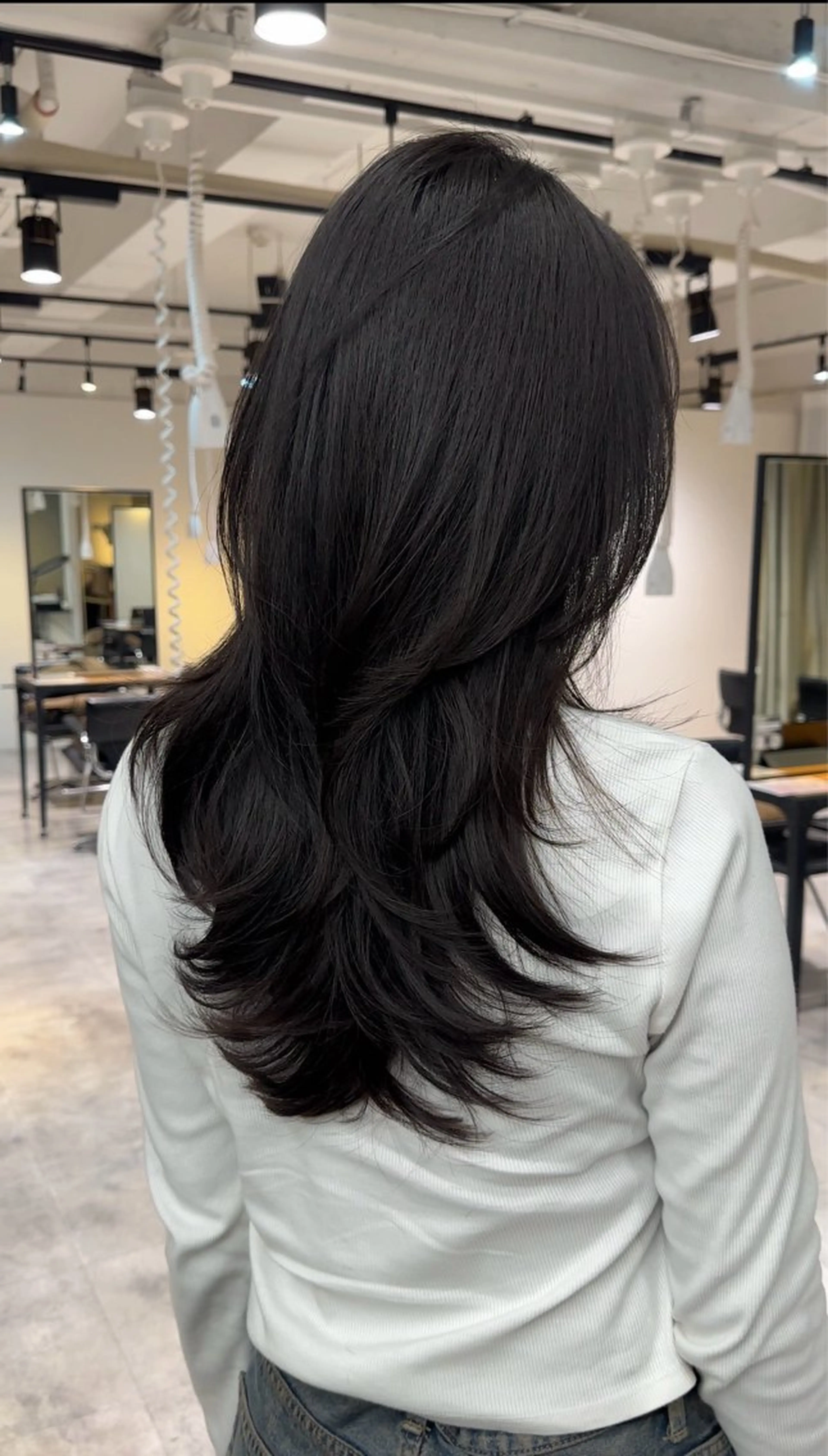 セミロング レイヤーカット 中野 栞里のヘアスタイル
