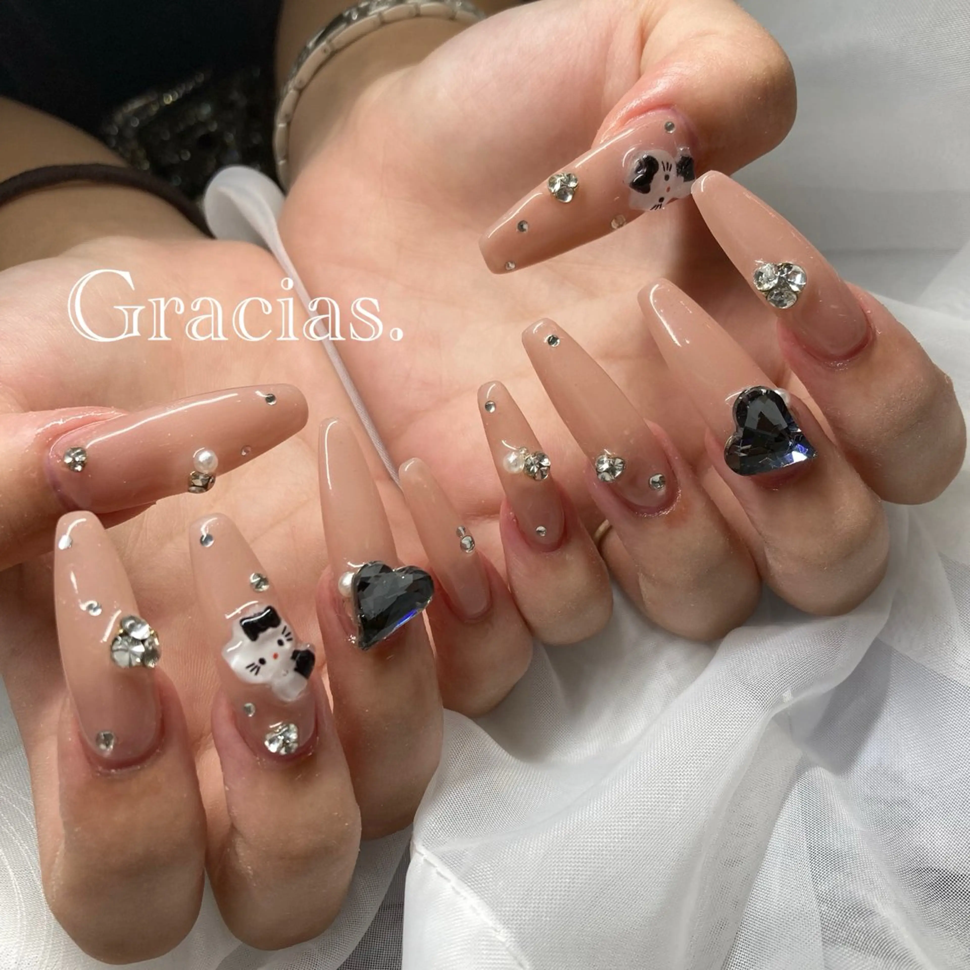 ネイル アートネイル マグネットネイル ワンカラーネイル 夏ネイル ハンドネイル Gracias. rieのネイルデザイン