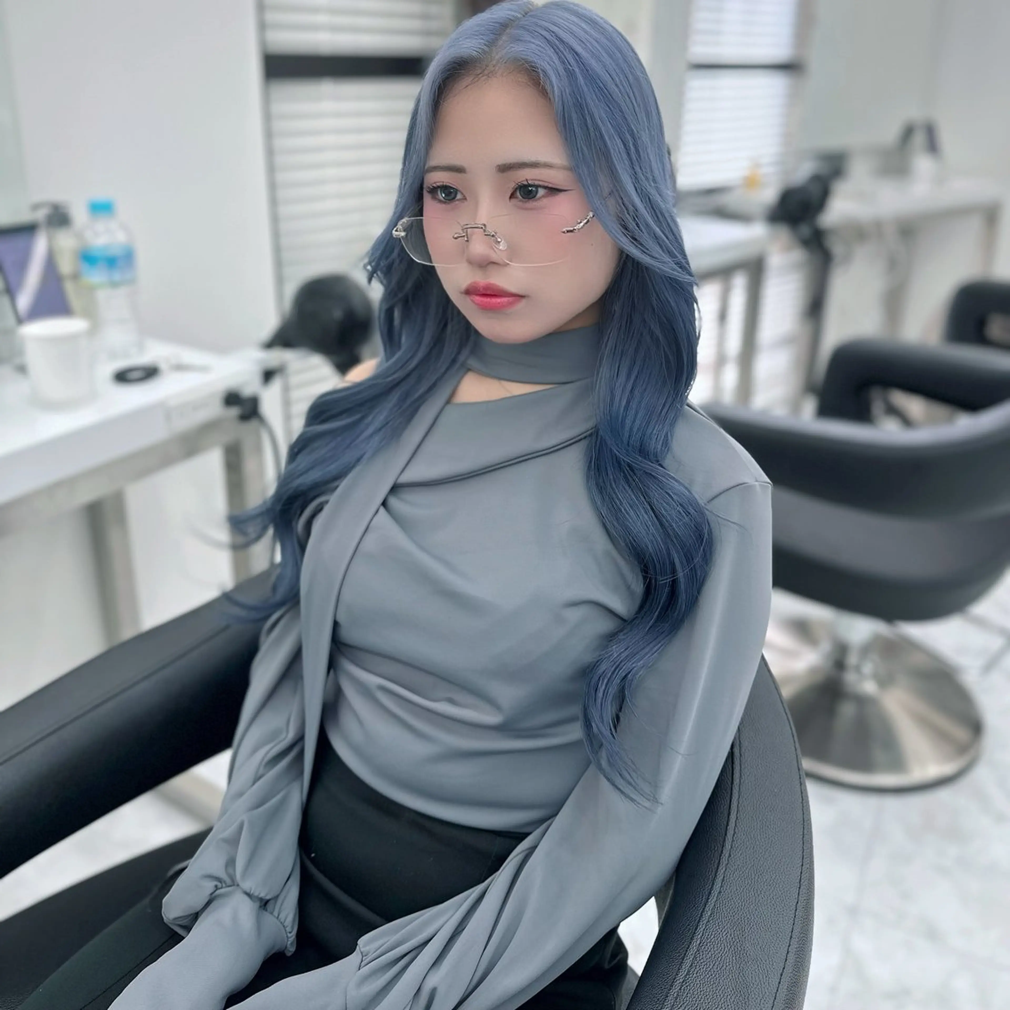 セミロング カラー ウルフ&レイヤー特化 まとまる美髪矯正のヘアスタイル