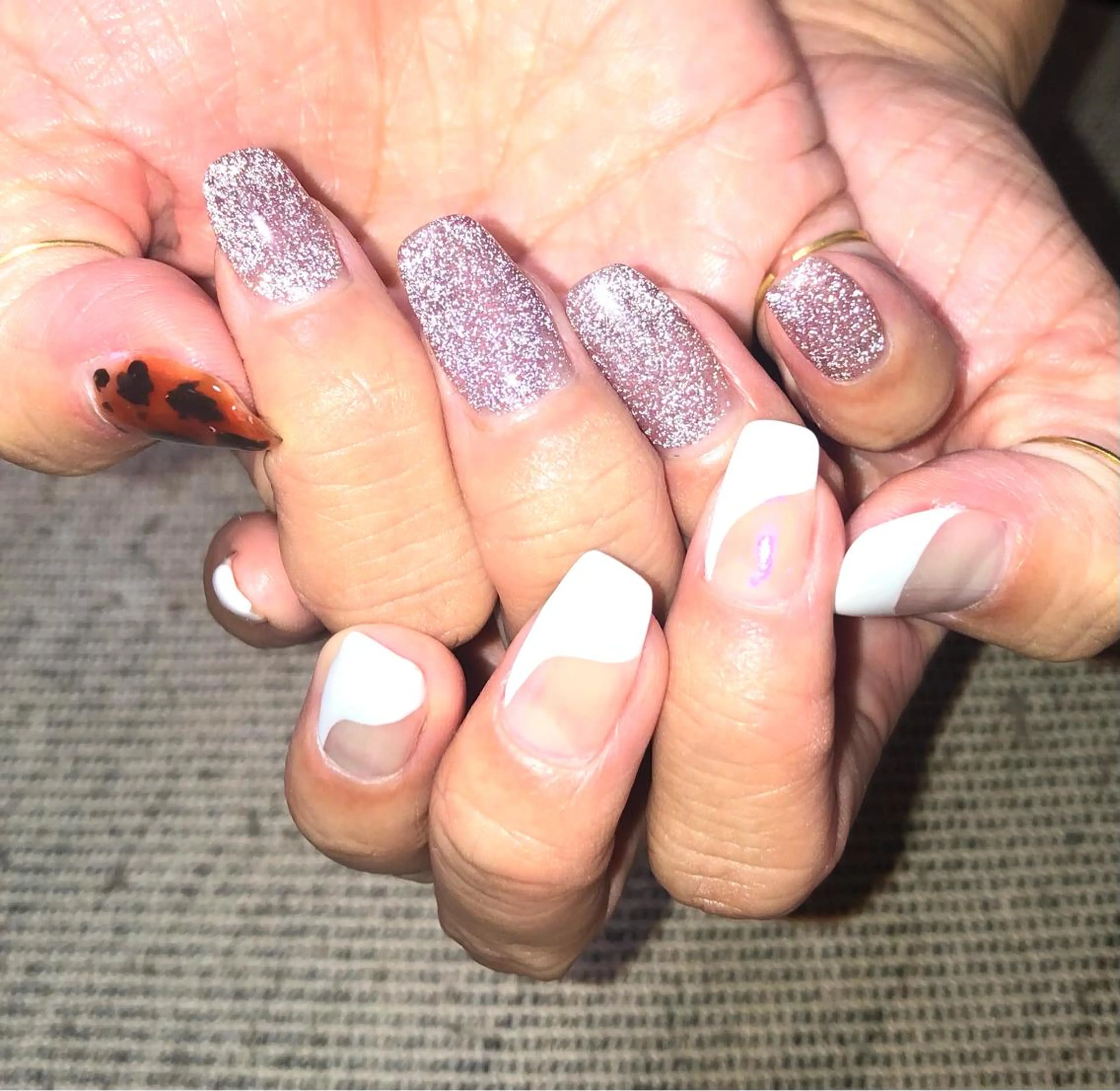 ネイル アニマル柄 フレンチネイル ニュアンスネイル H3(エイチスリー)所属・H3 hitoのネイルデザイン