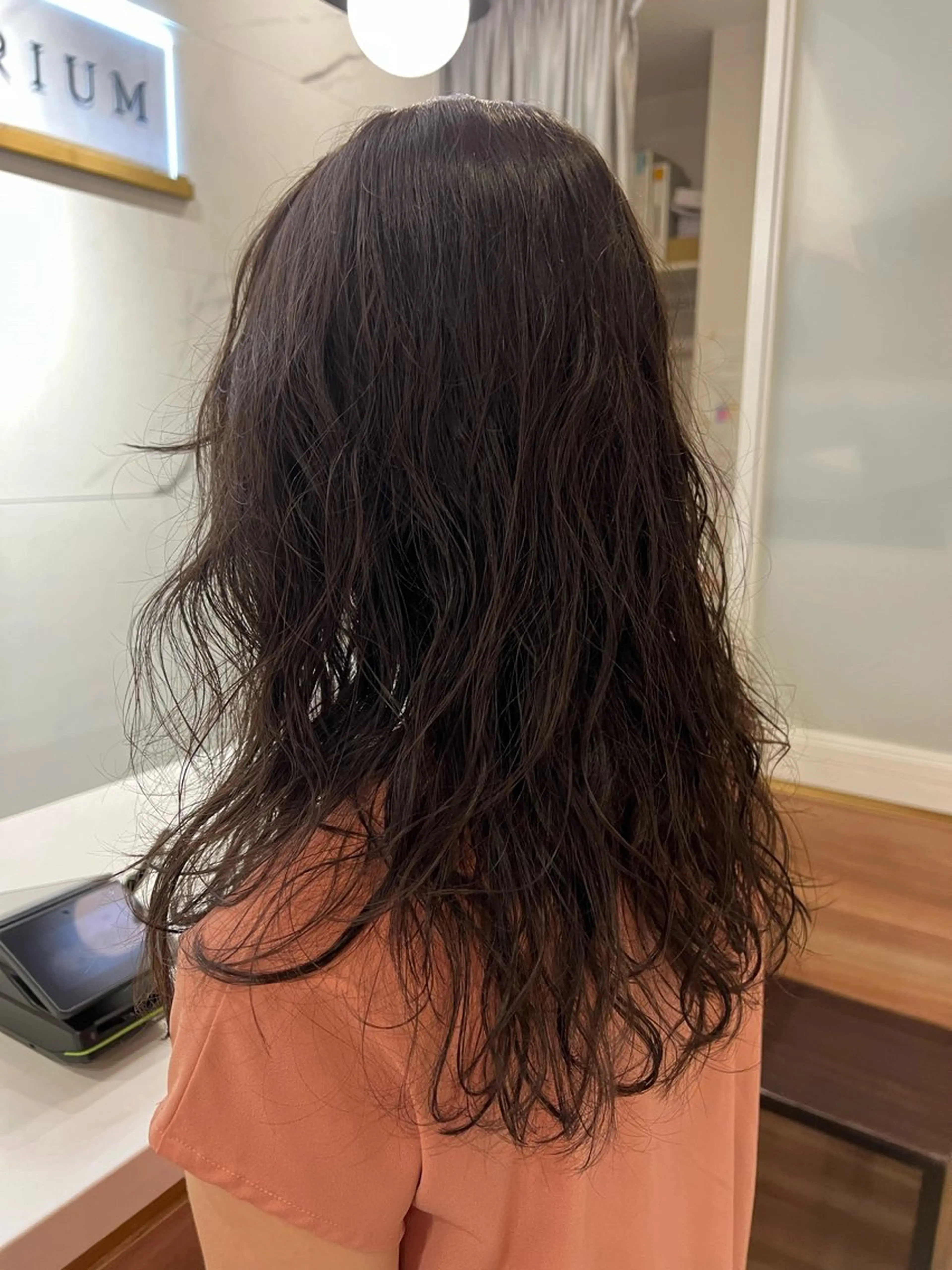 セミロング 村中 逸紀のヘアスタイル