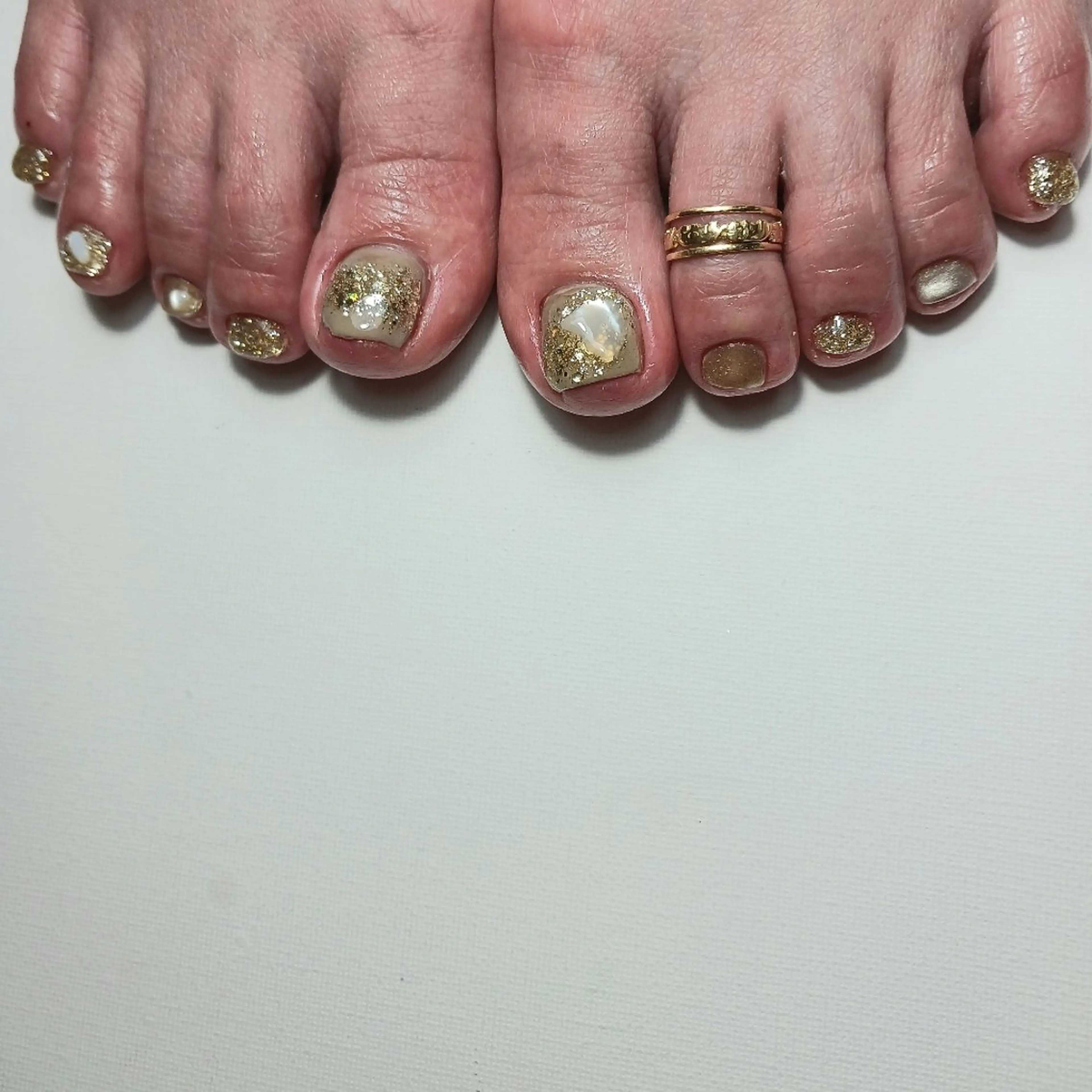 ネイル フットネイル ジェルネイル ゴールド 持ち込み ニュアンスネイル フットネイル owlnail /持込みデザイン専門のネイルデザイン