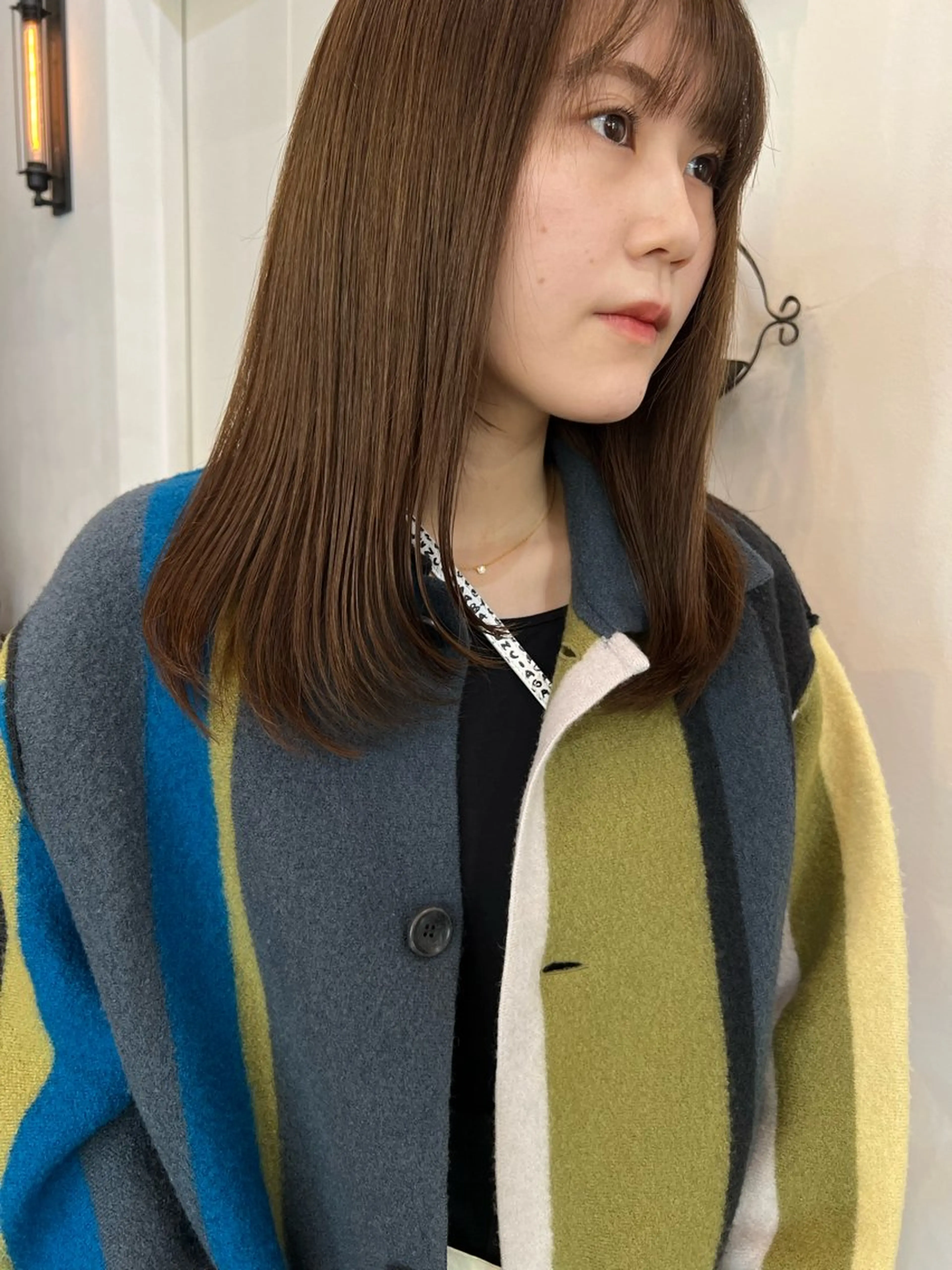 セミロング 韓国風ヘア レイヤーカット カット 抜きっぱなしブロンド /ハイトーン/カナタのヘアスタイル