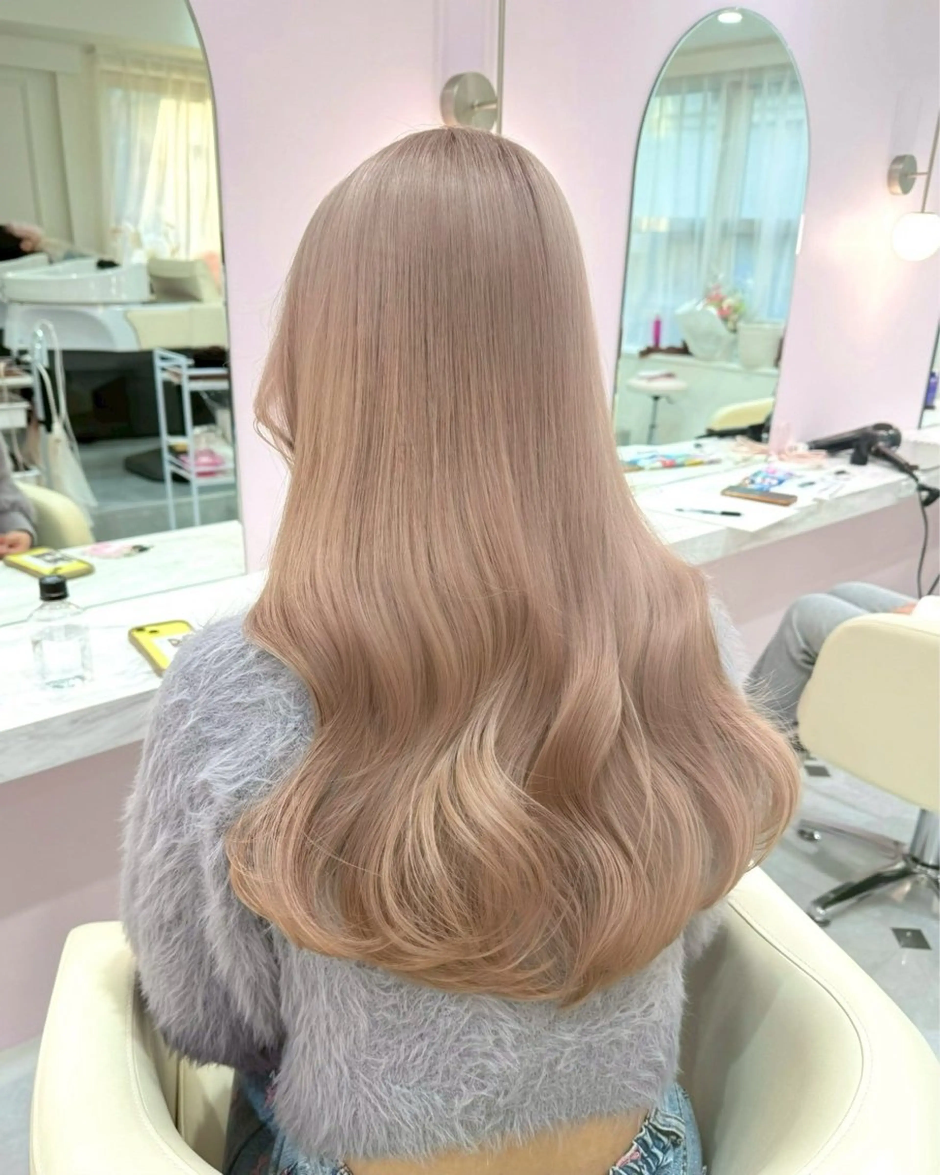 ロング カラー ブリーチ 透明感カラー ハイトーンカラー ラベンダーカラー ラベンダーピンク ヘアカラー ハイトーンカラー💞 くるみ🎀のヘアスタイル