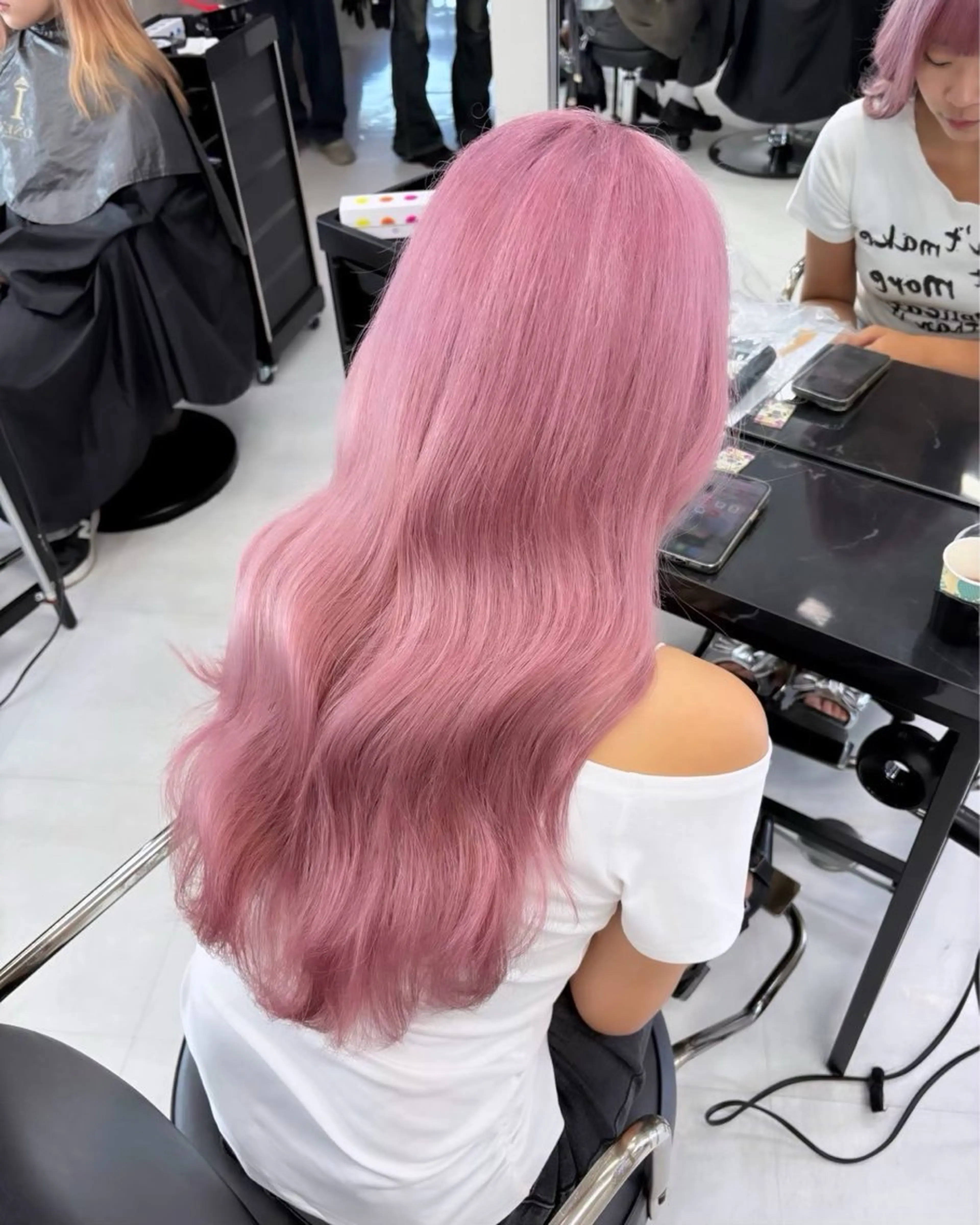 カラー ゆるふわハイトーン 🐬ANNA🐬のヘアスタイル
