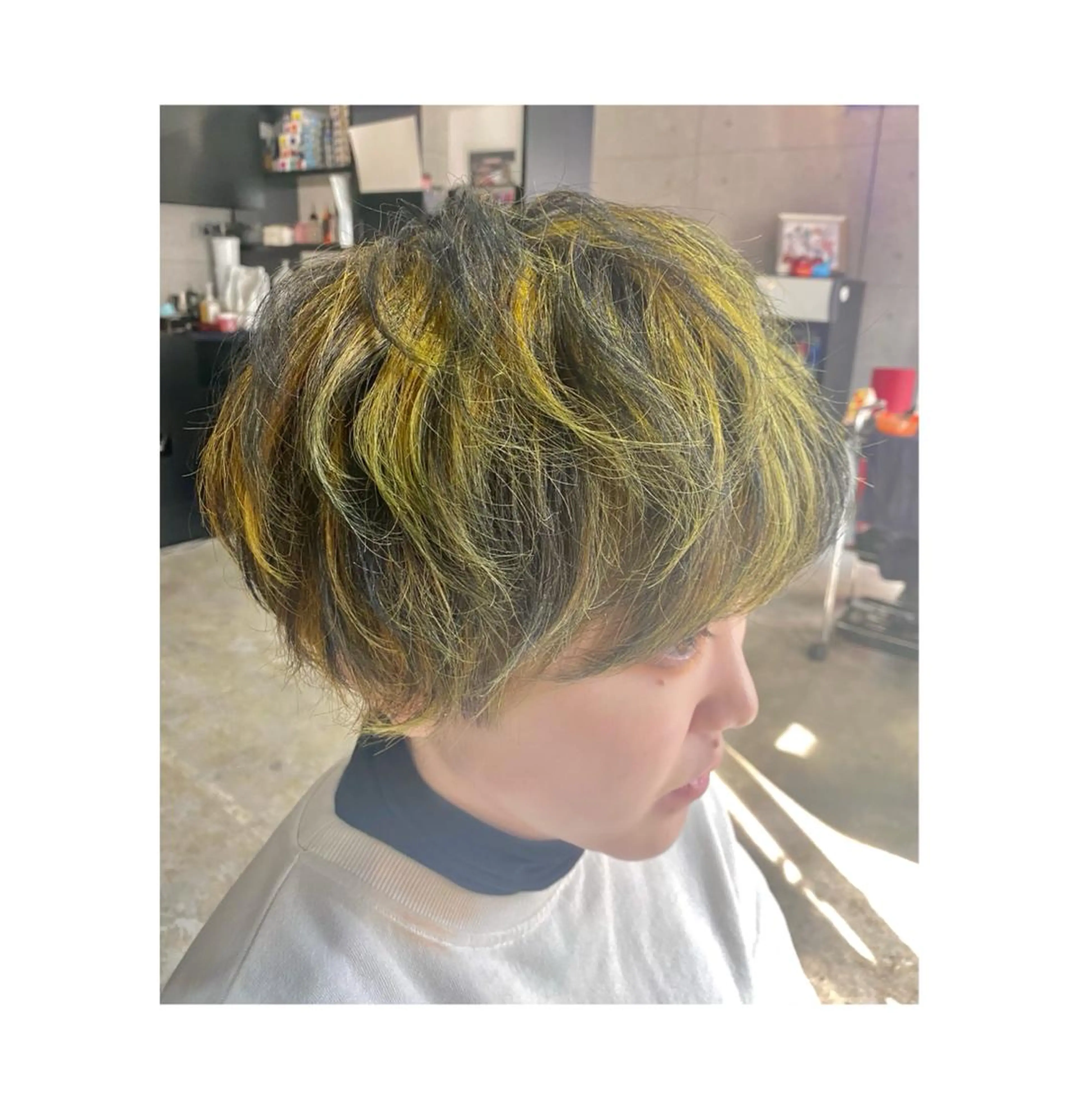 ショート カラー 黒髪 ブリーチ ブルーカラー ブルーブラック メッシュ TSUNO🦖 派手髪/オタク美容師のヘアスタイル