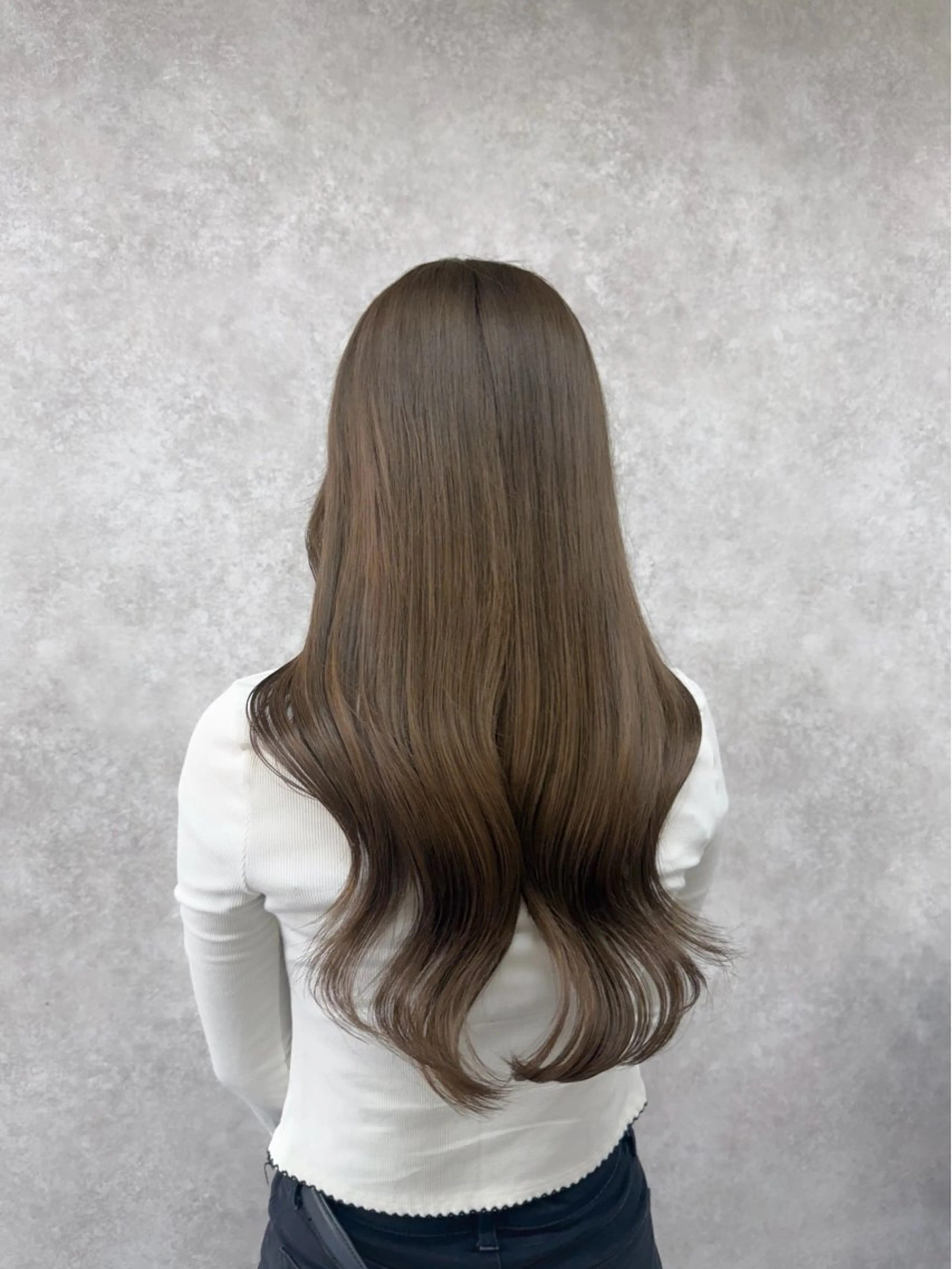 ロング カラー ベージュカラー ブリーチ オリーブベージュ カット ヘアカラー トリートメント 村田梨乃/ minim hairのヘアスタイル