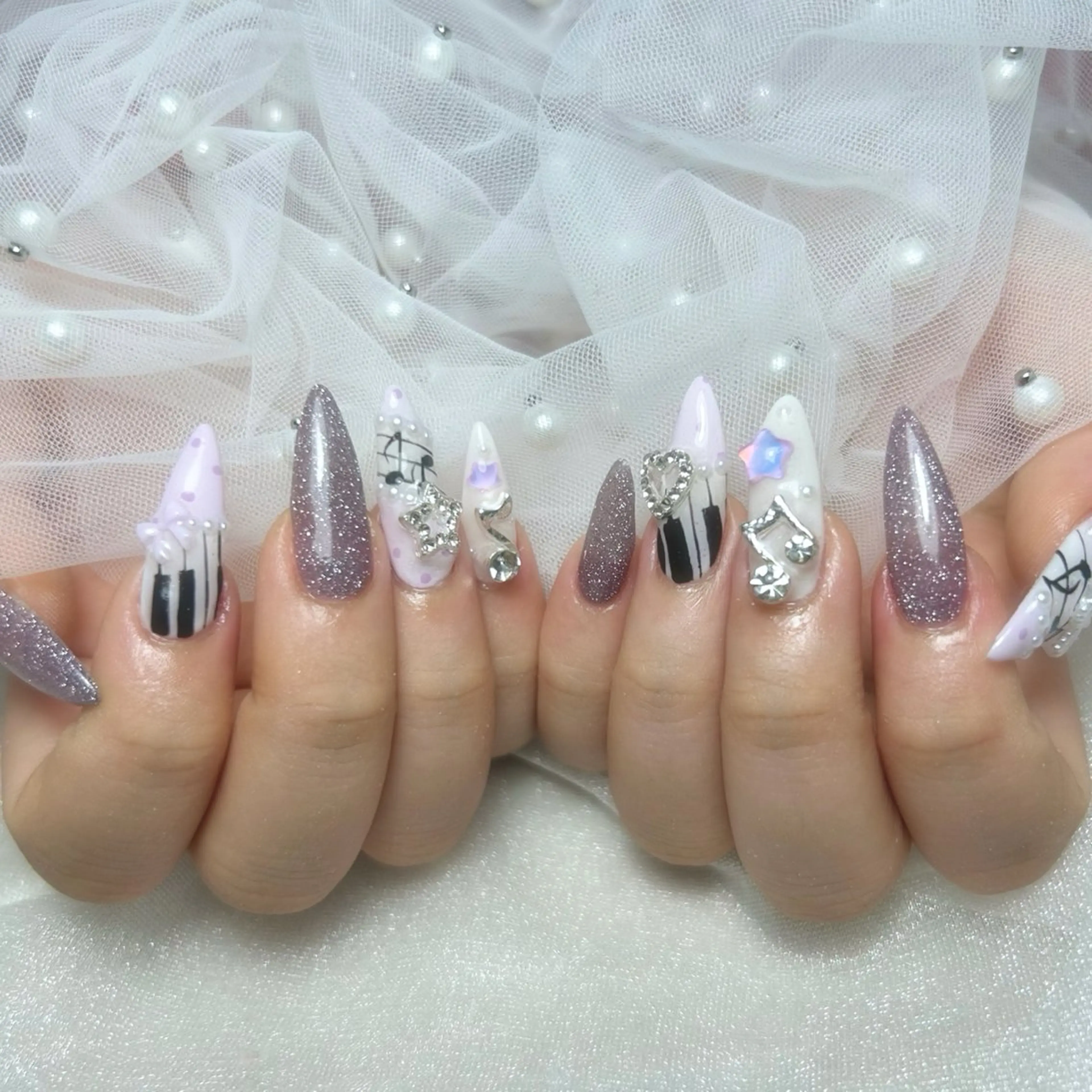 ネイル アートネイル キラキラネイル ハンドネイル La suzuran 上前津店 森本のネイルデザイン