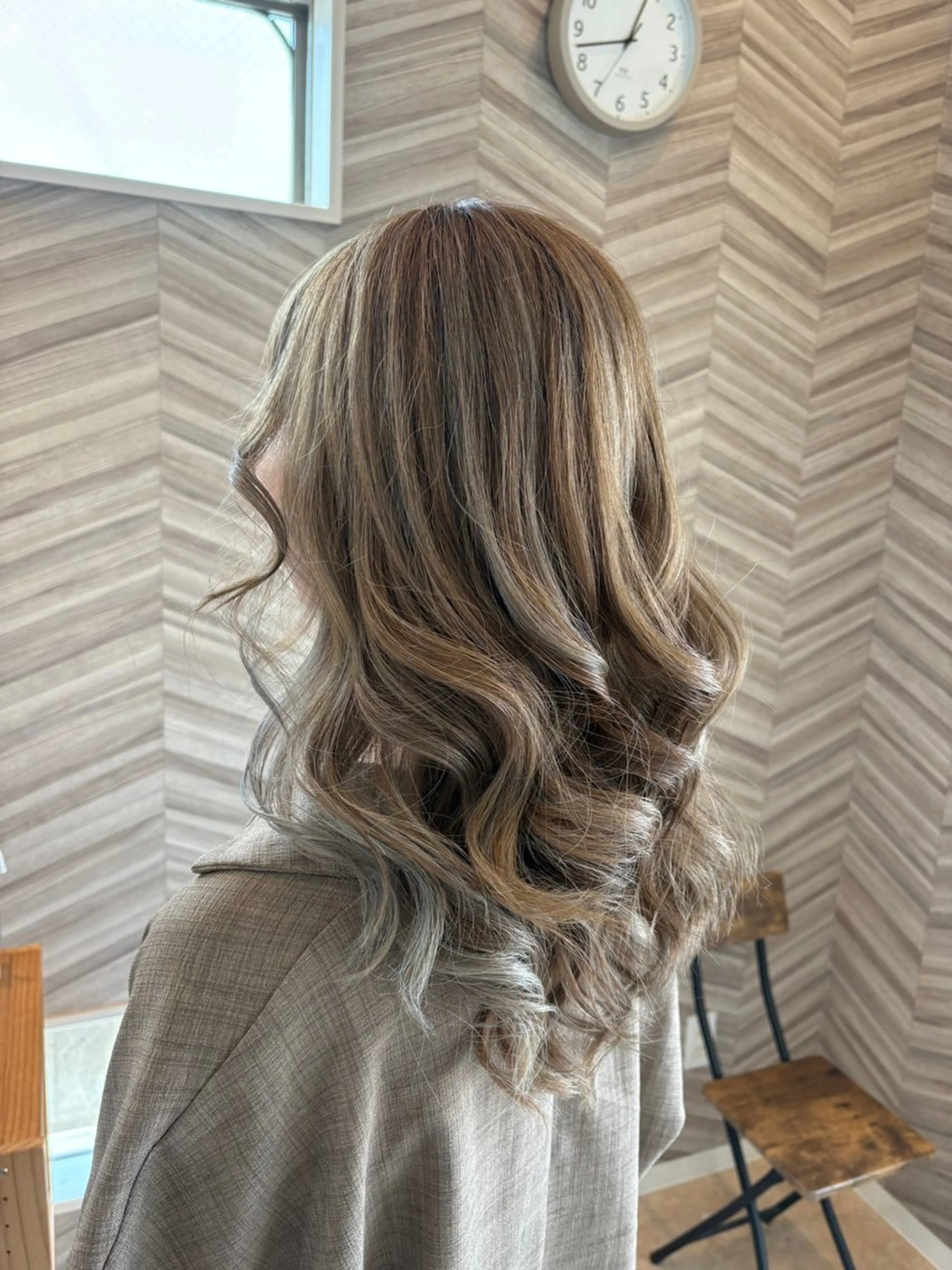 ロング ハイライト カット ヘアカラー トリートメント 渡邉 三香子のヘアスタイル