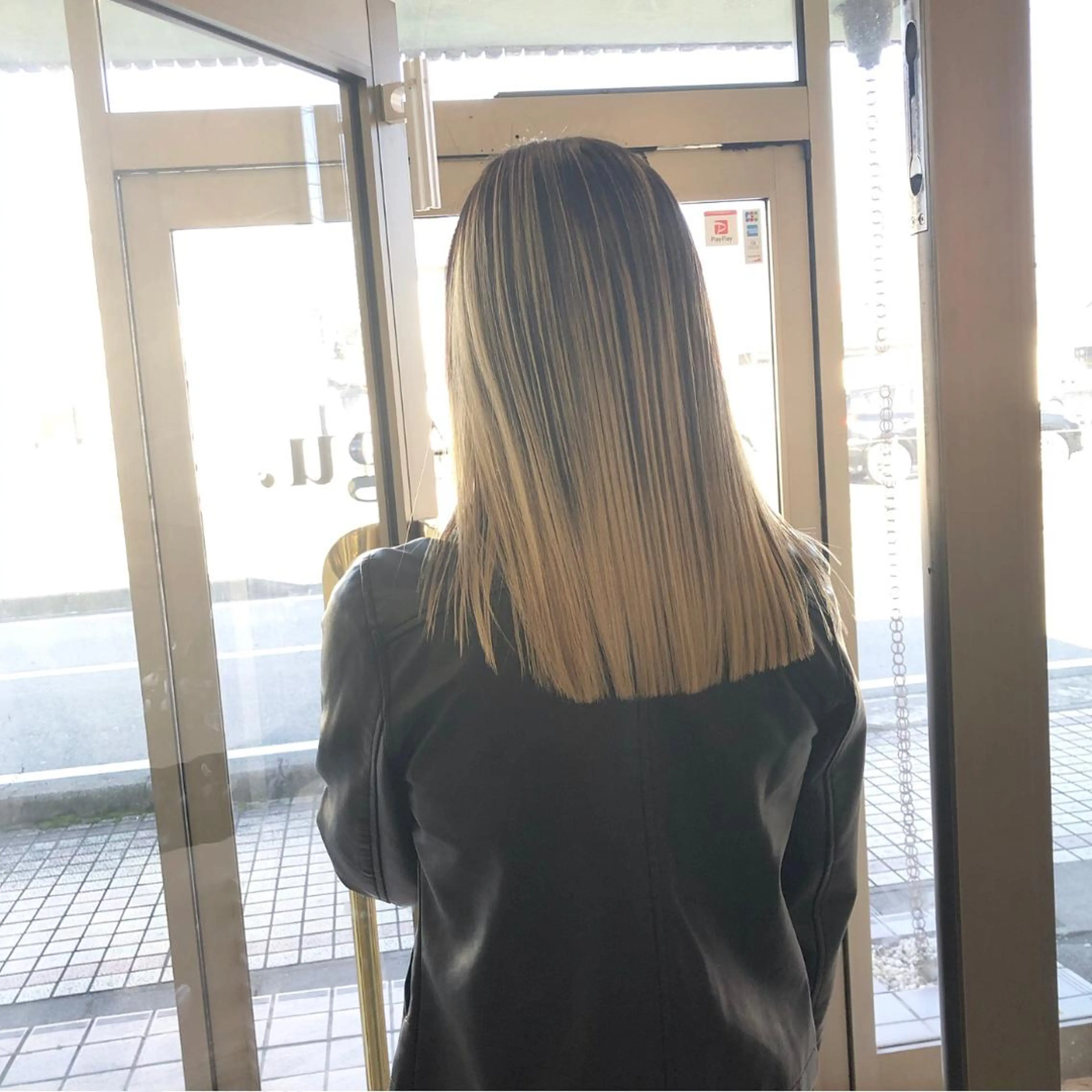 ミディアム カラー ヘアアレンジ ショートボブ シールエクステ バレイヤージュ デザインカラー ハイライトカラー アンドウ ユウ/ レイヤーカット/韓国のヘアスタイル
