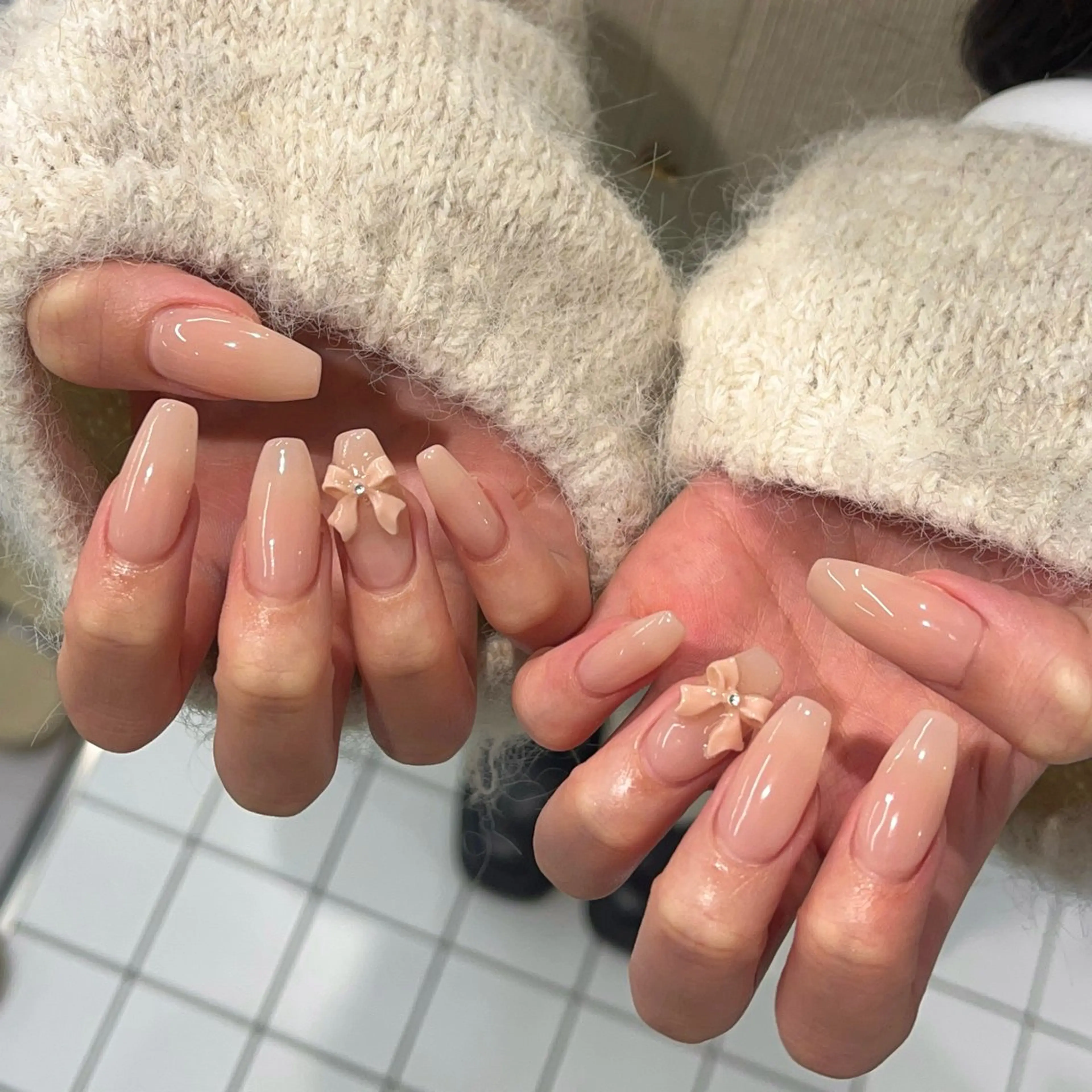 ネイル キラキラネイル ロングネイル ワンカラーネイル リボン 春ネイル ハンドネイル eight nail 春菜のネイルデザイン