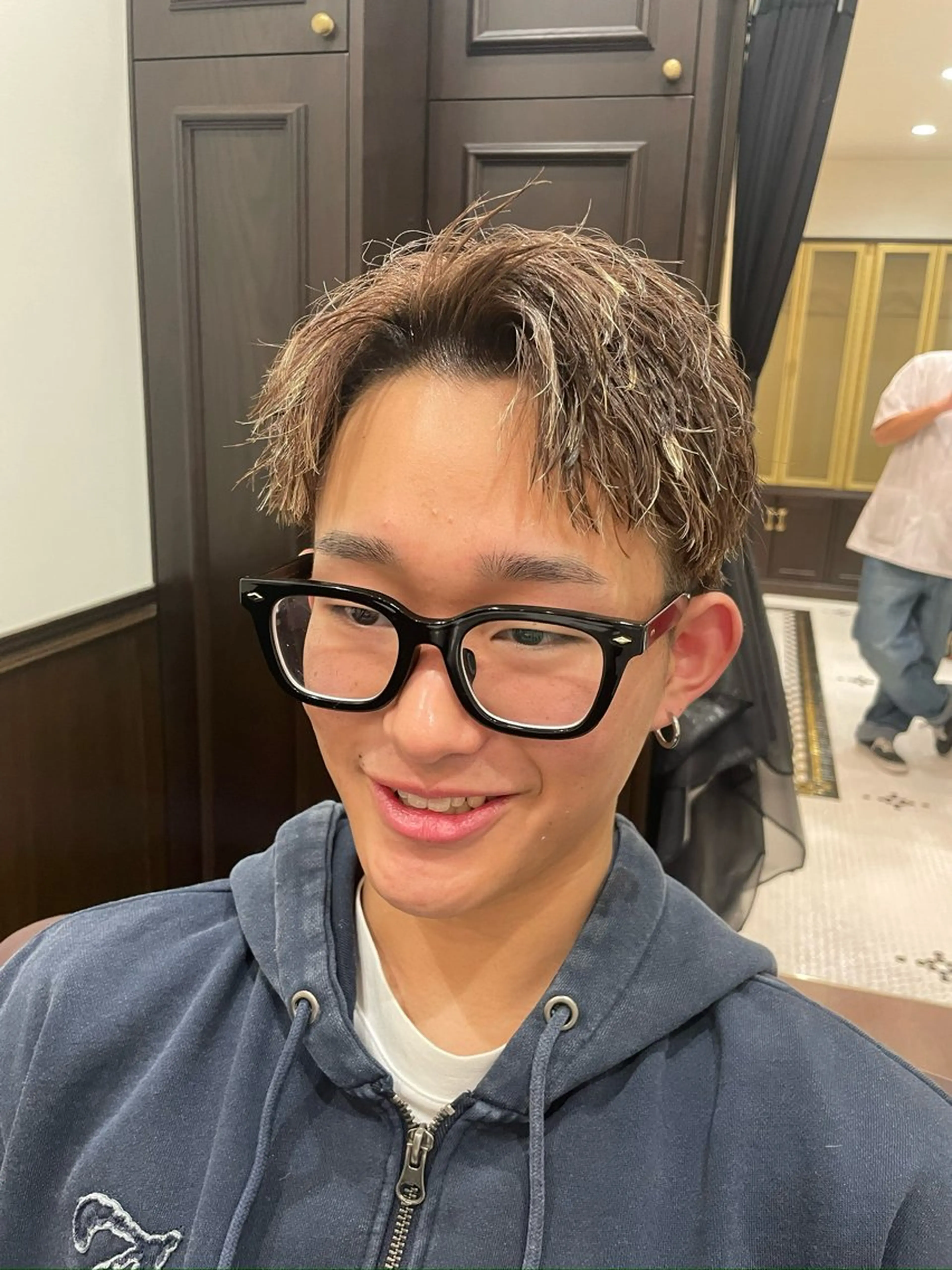 ミディアム メンズ センターパート 藤井 響のヘアスタイル