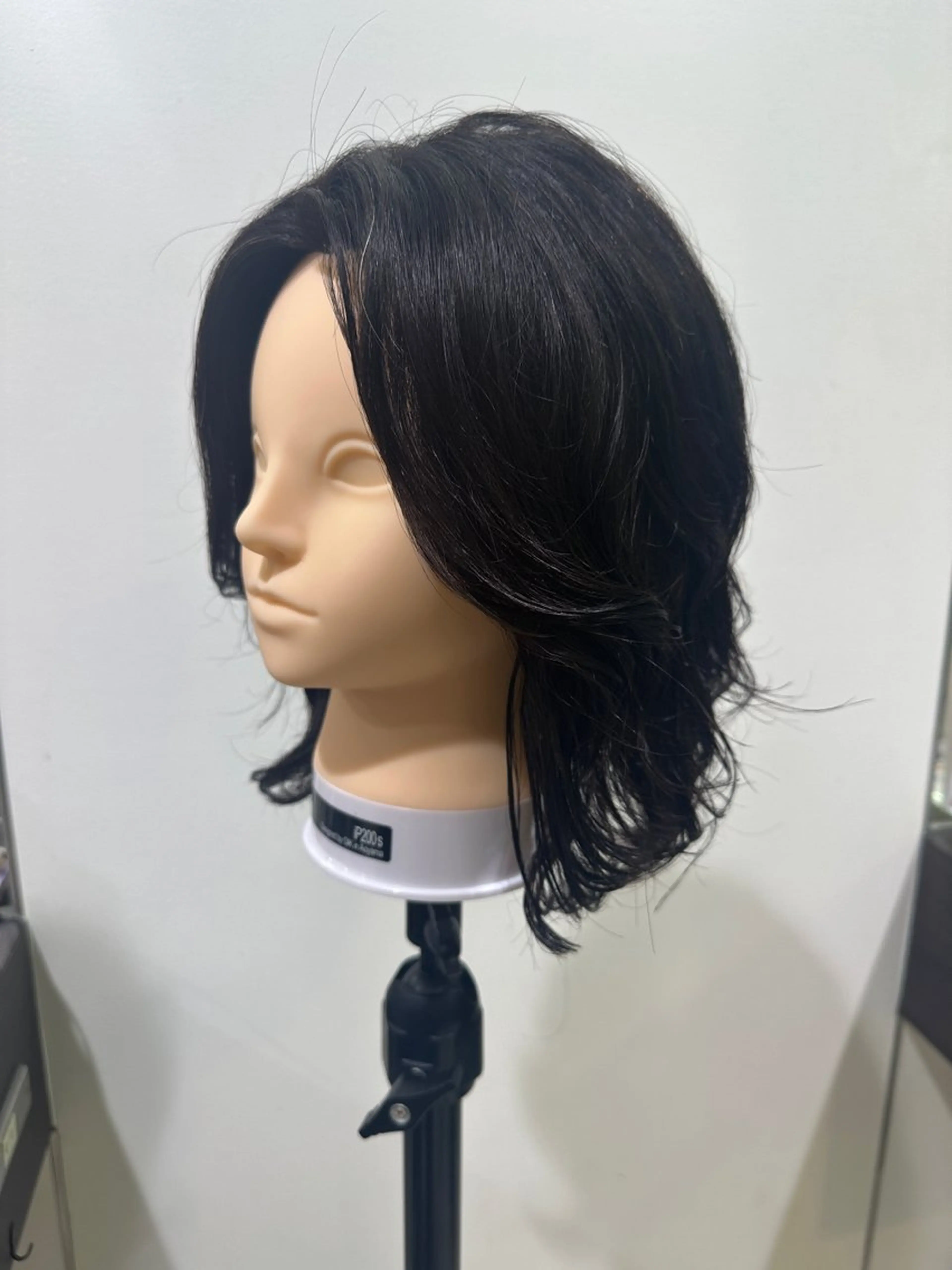 ロング ヨシンモリ 韓国風ヘア レイヤー 艶々カラーのヘアスタイル