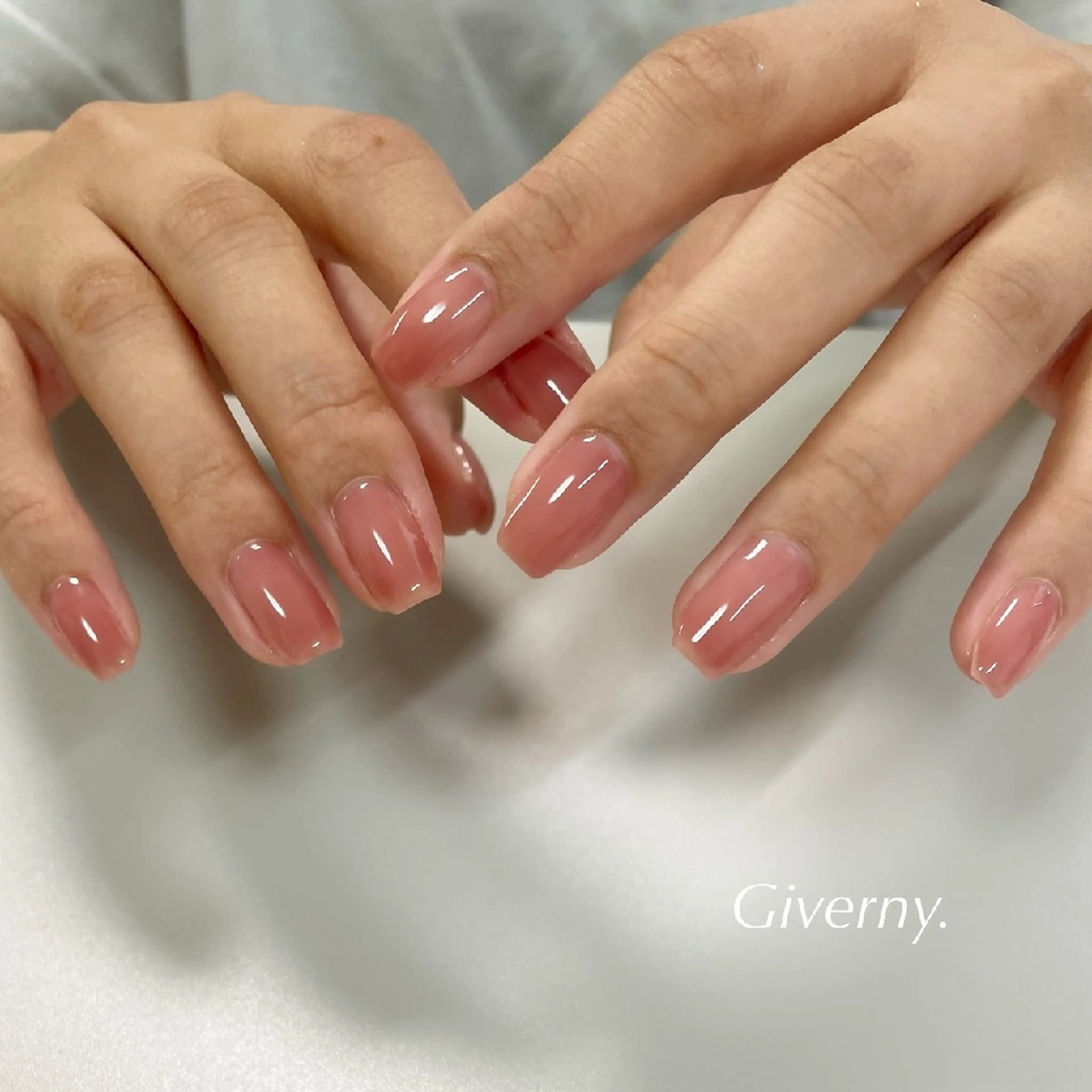 ネイル オフィスネイル ワンカラーネイル ハンドネイル Giverny .のネイルデザイン