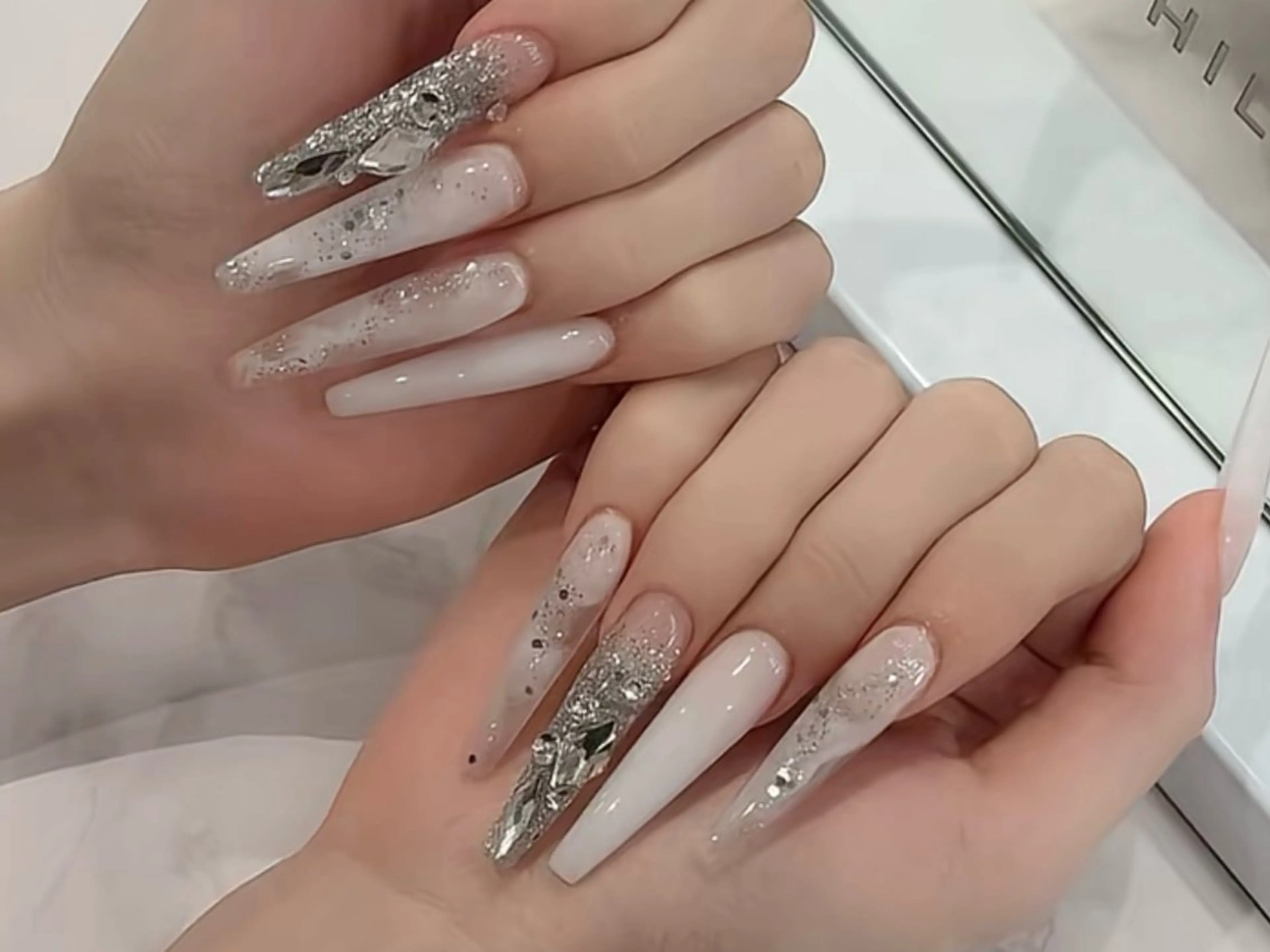 ネイル ハンドネイル KARI ネイルサロンのネイルデザイン