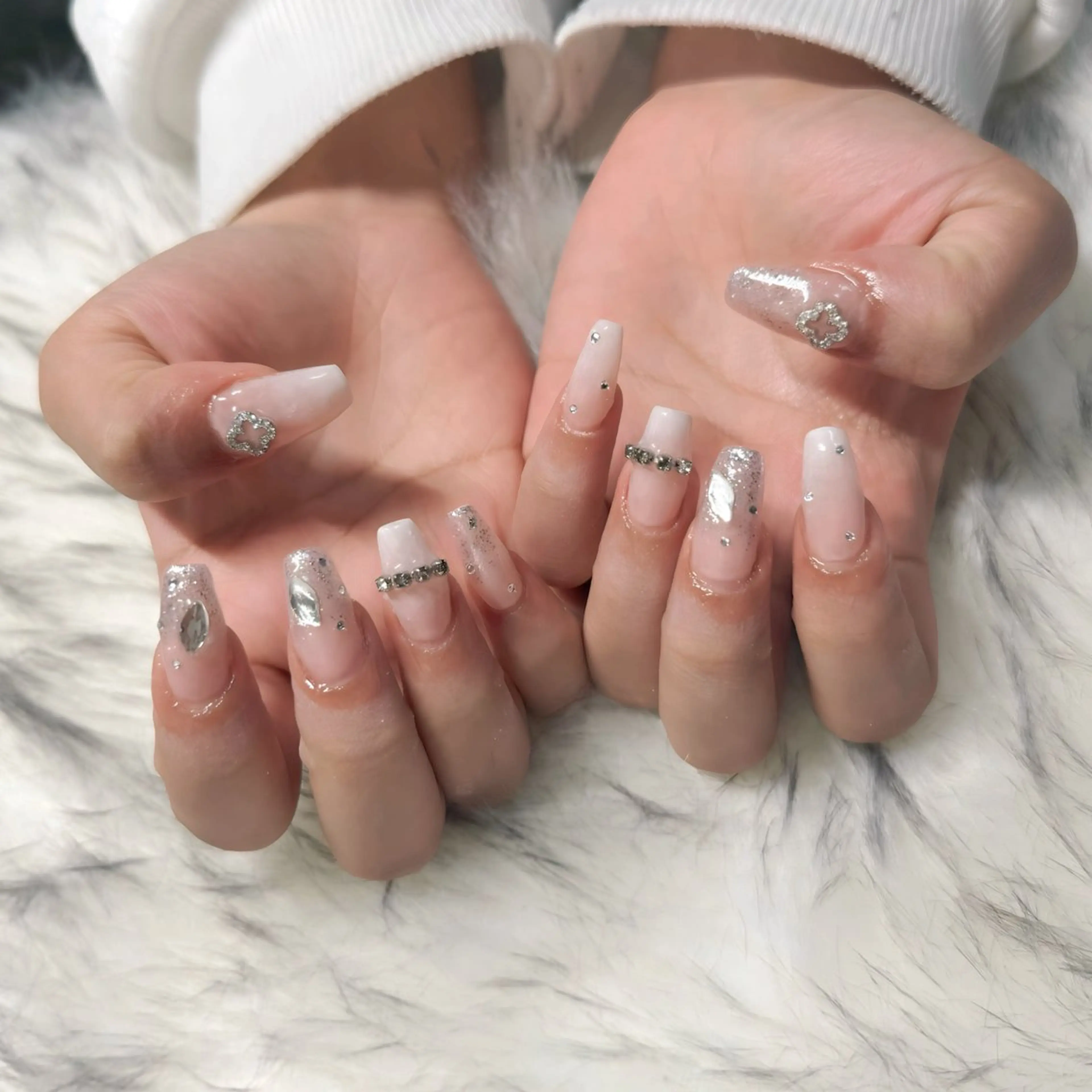 ロング ハンドネイル mao .のネイルデザイン