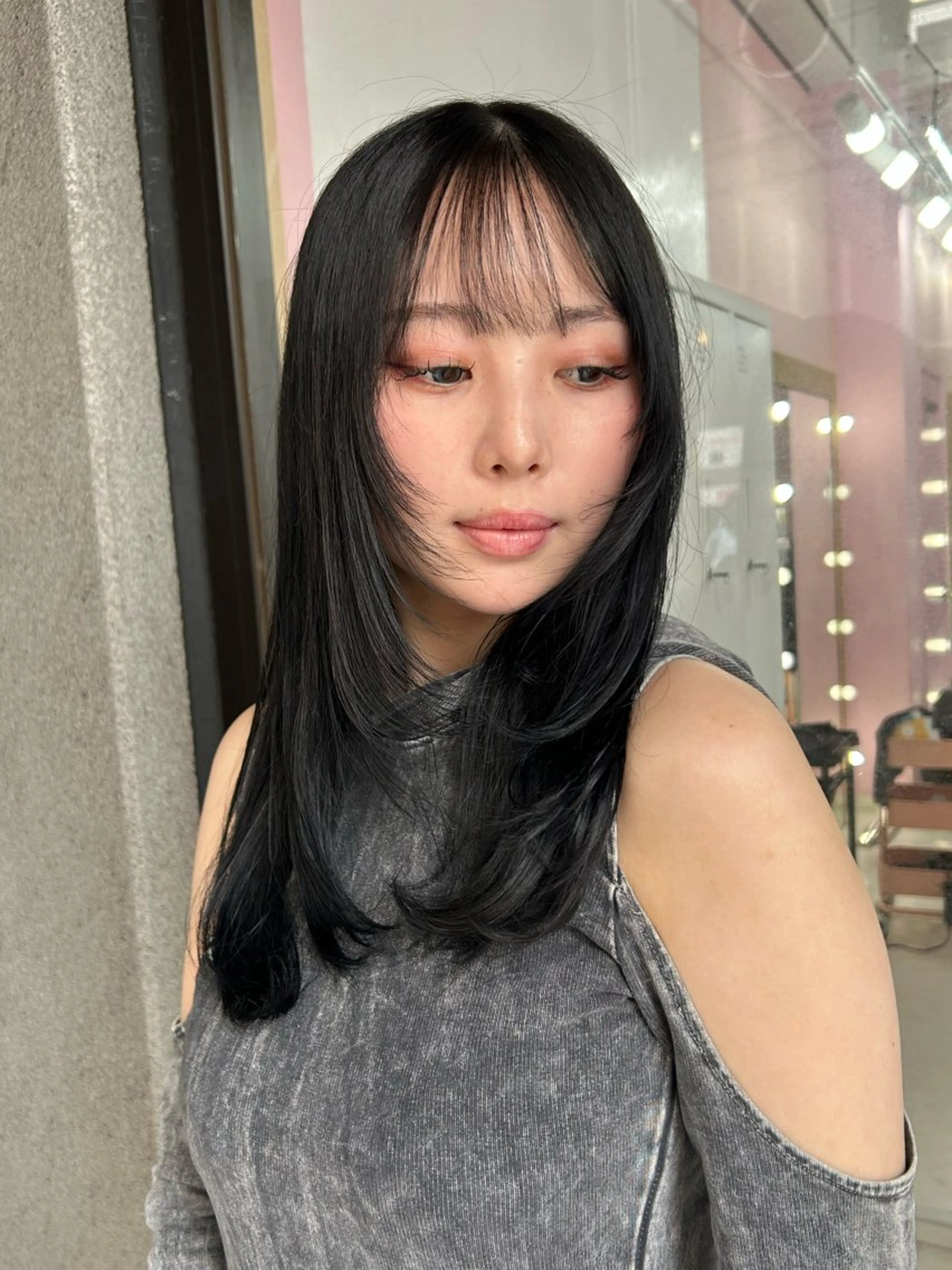 セミロング カット ヘアカラー 🐺派手髪∔シャギー SEKIKAWA🐺のヘアスタイル