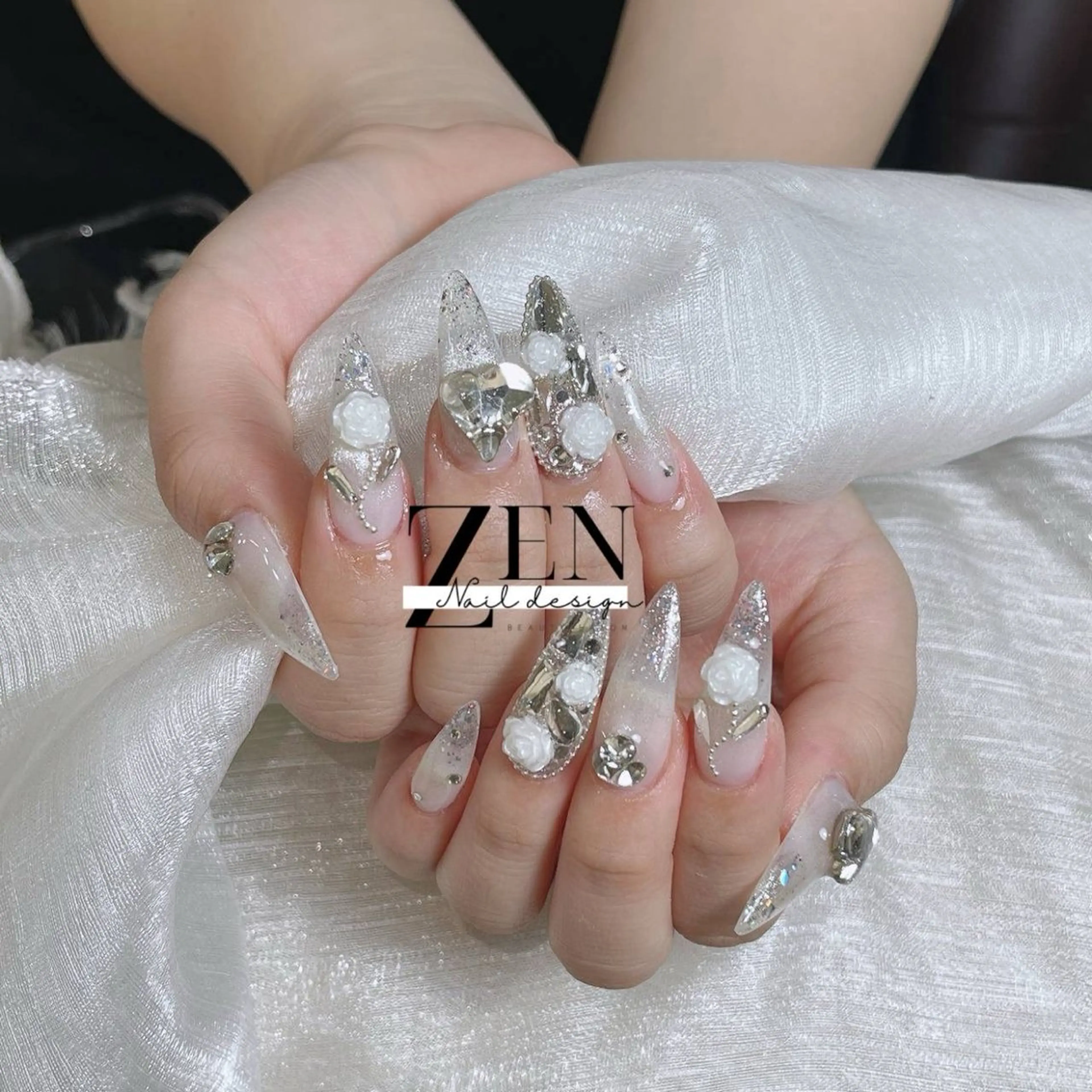 ネイル チークネイル フレンチネイル ジェルネイル 韓国ネイル マグネットネイル ハンドネイル Zen Nail Design 池袋のネイルデザイン