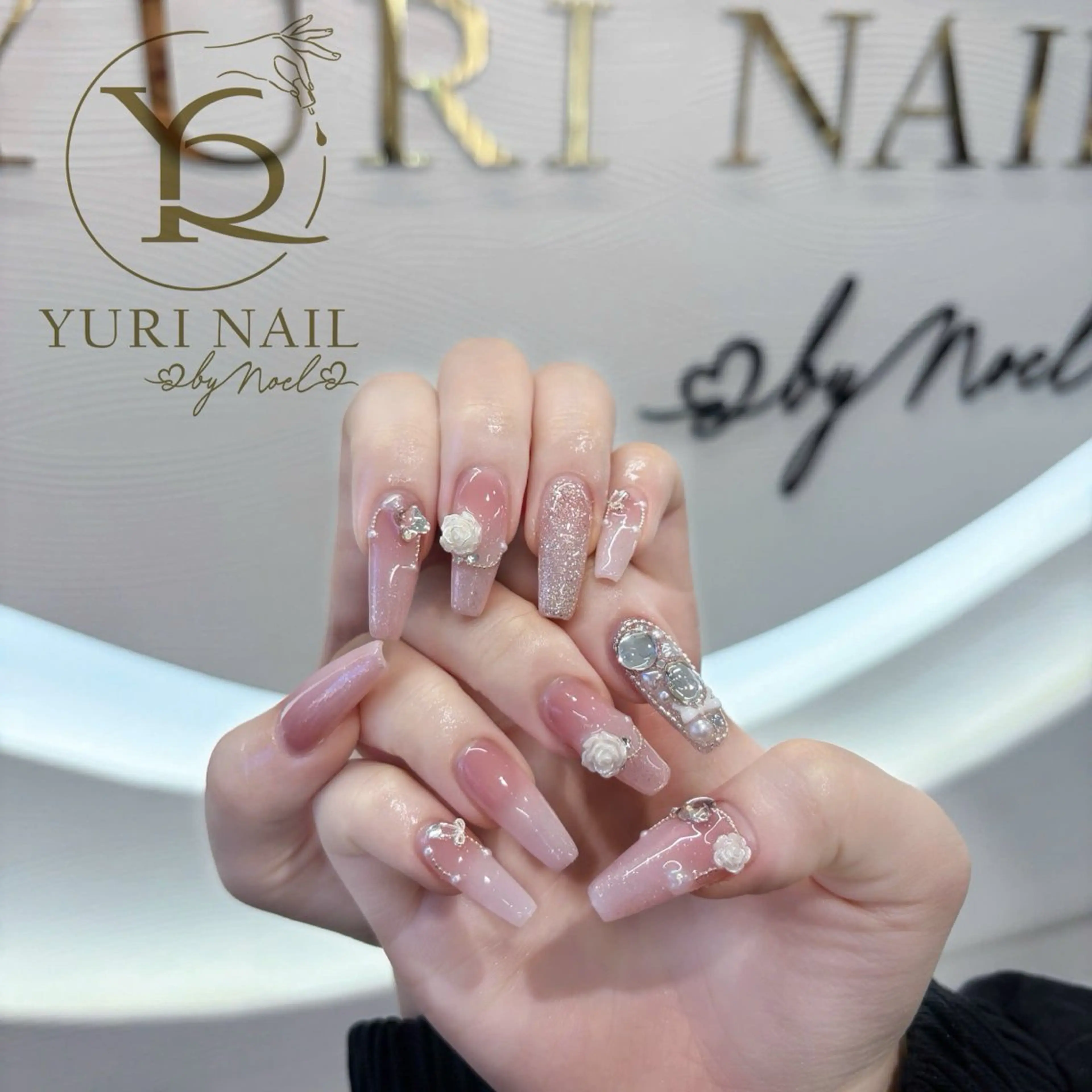 ネイル オーロラネイル ブルー チークネイル フットネイル フレンチネイル ハンドネイル フットネイル ハンドケア YURI Nail NARITAのネイルデザイン