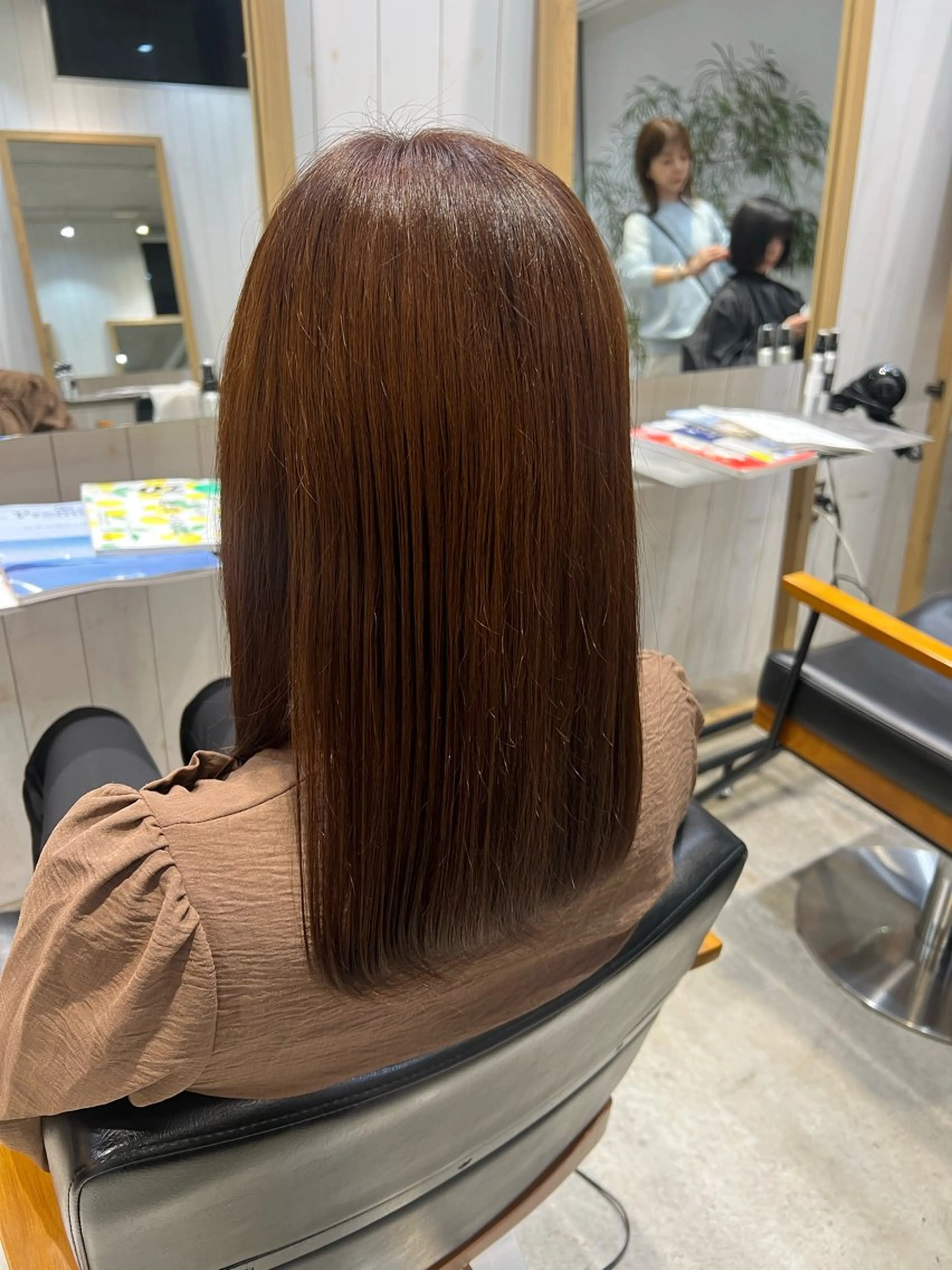 セミロング 髙橋 かなこのヘアスタイル