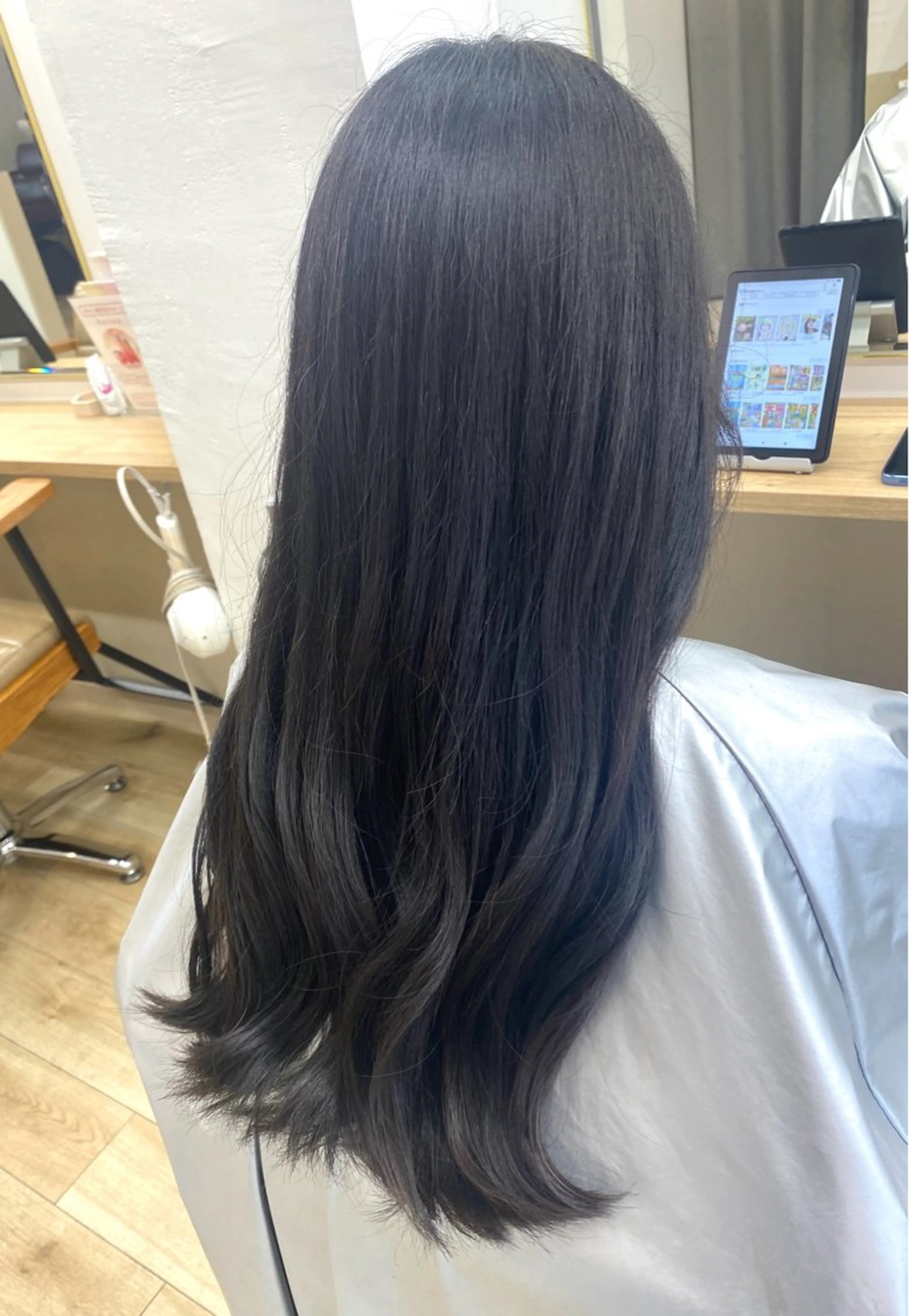 カラー 黒髪 ブルーカラー ブルーブラック a. ririのヘアスタイル