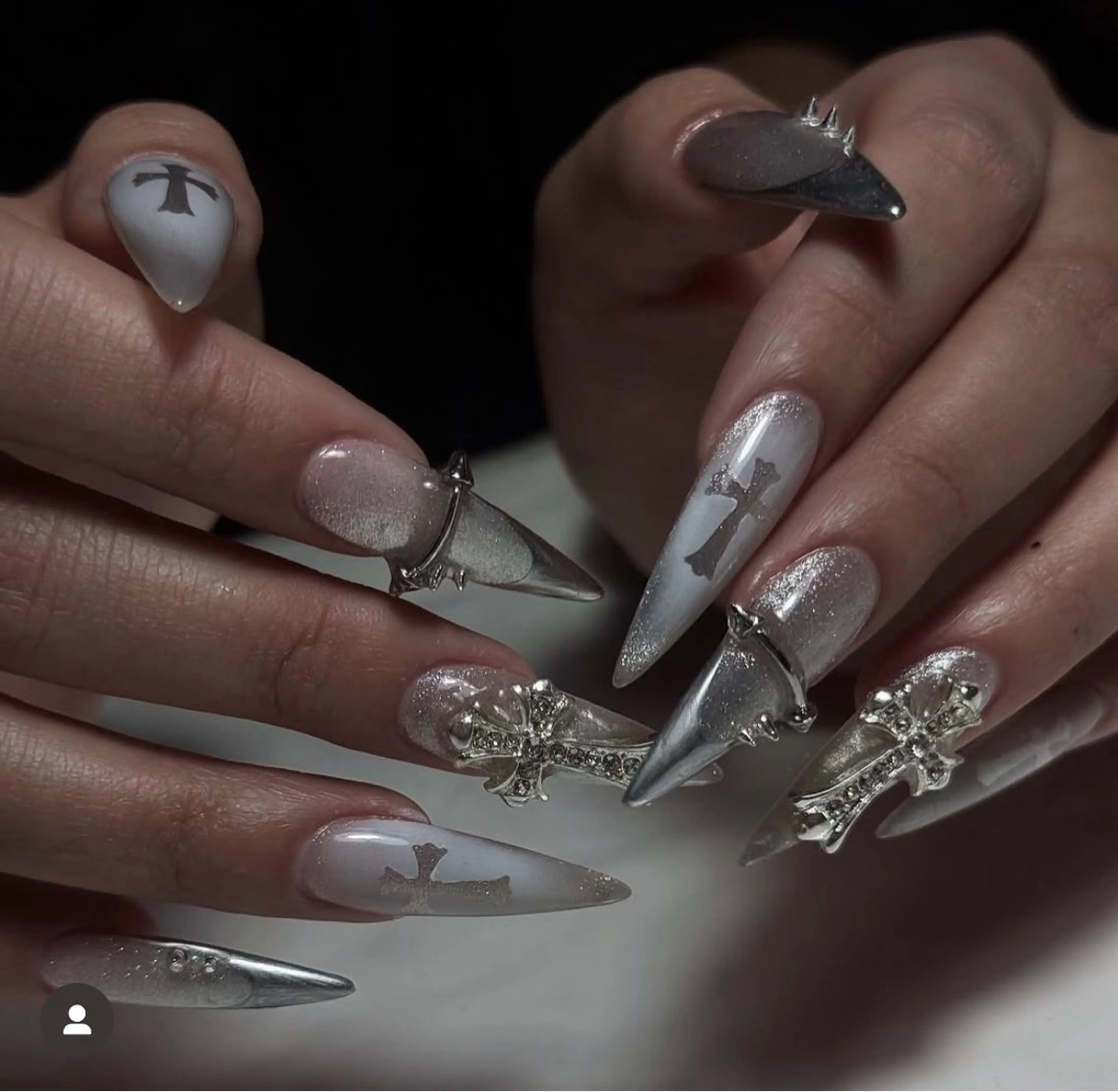 ネイル 長さ出し グラデーション 卒業式 キラキラネイル マグネットネイル ハンドネイル Lee Nails チップ長さだし専門店のネイルデザイン