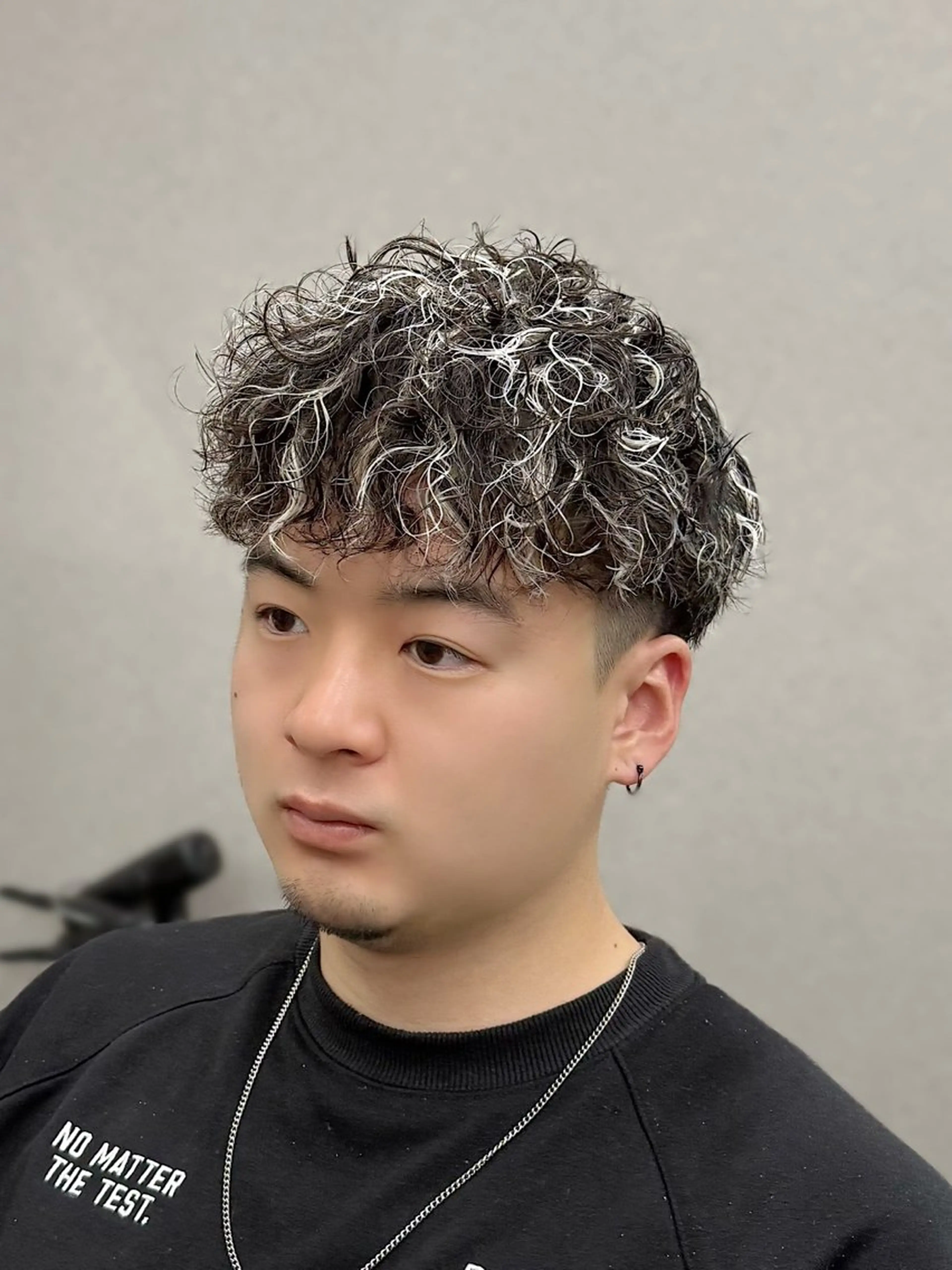 【都会クオリティー‼️】メンズカット×ホワイトメッシュ×パーマ¥27,300→¥19,000の写真