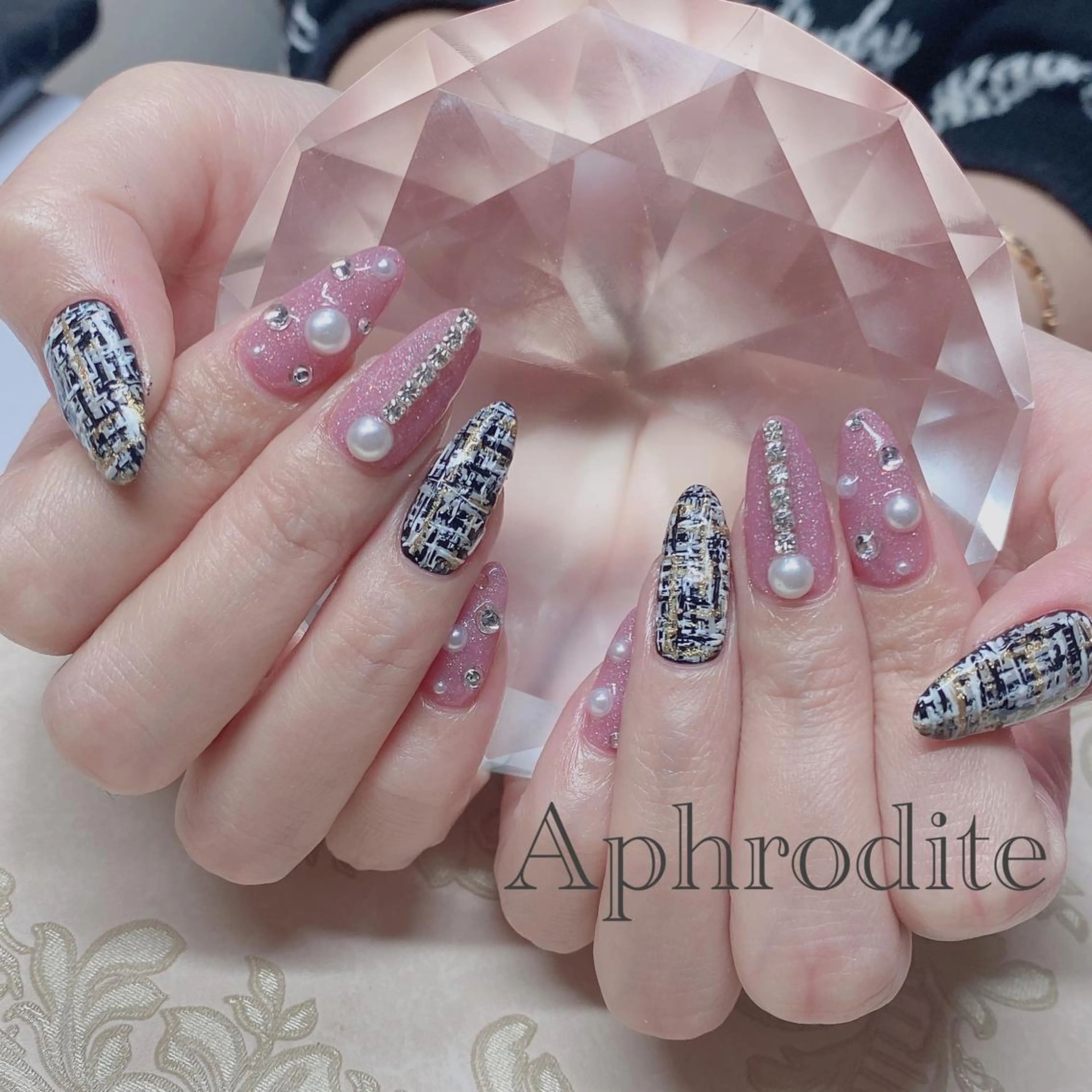 ネイル ピンク ツイードネイル Aphrodite パラジェル認定サロンのネイルデザイン