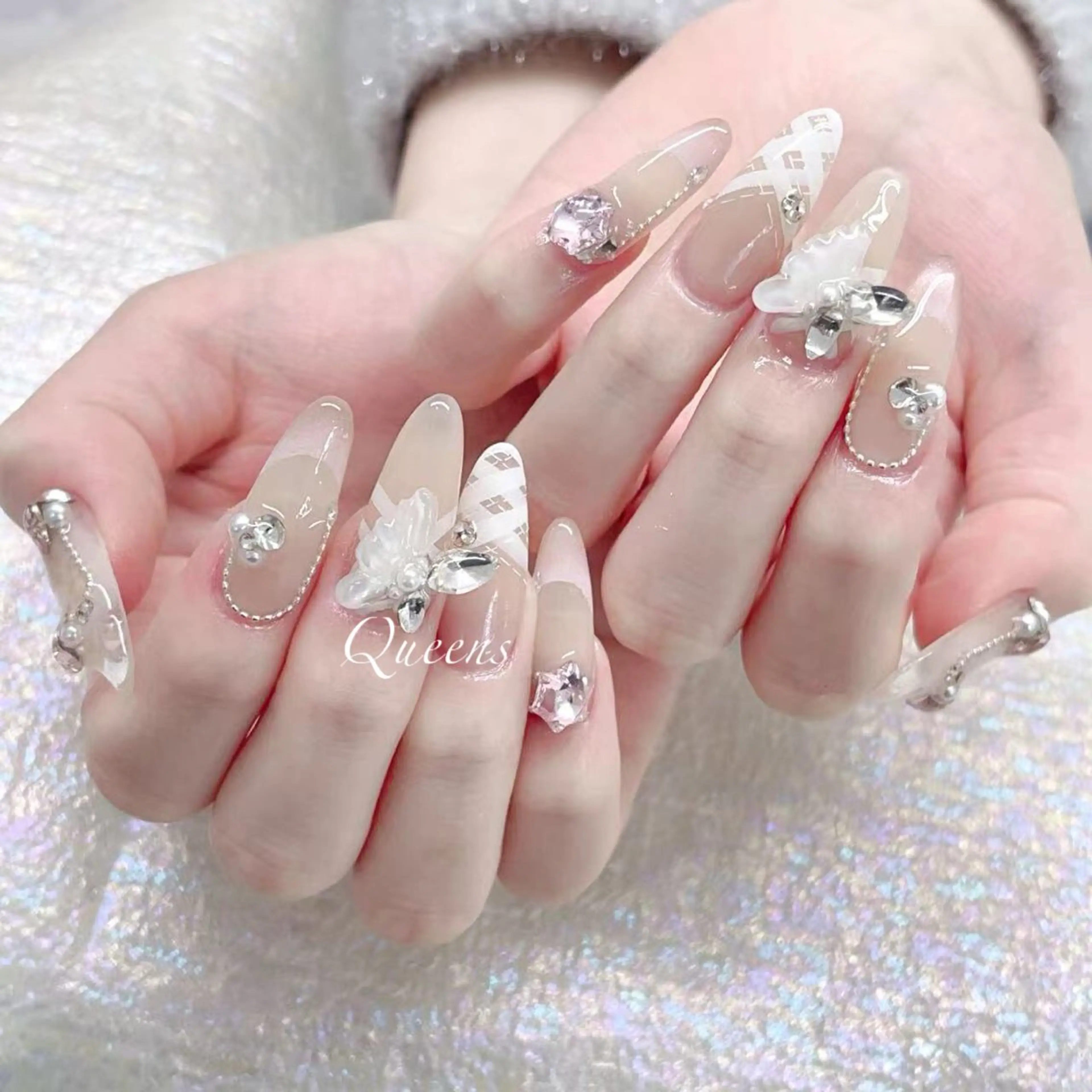 ネイル ハンドネイル Queens ひなのネイルデザイン