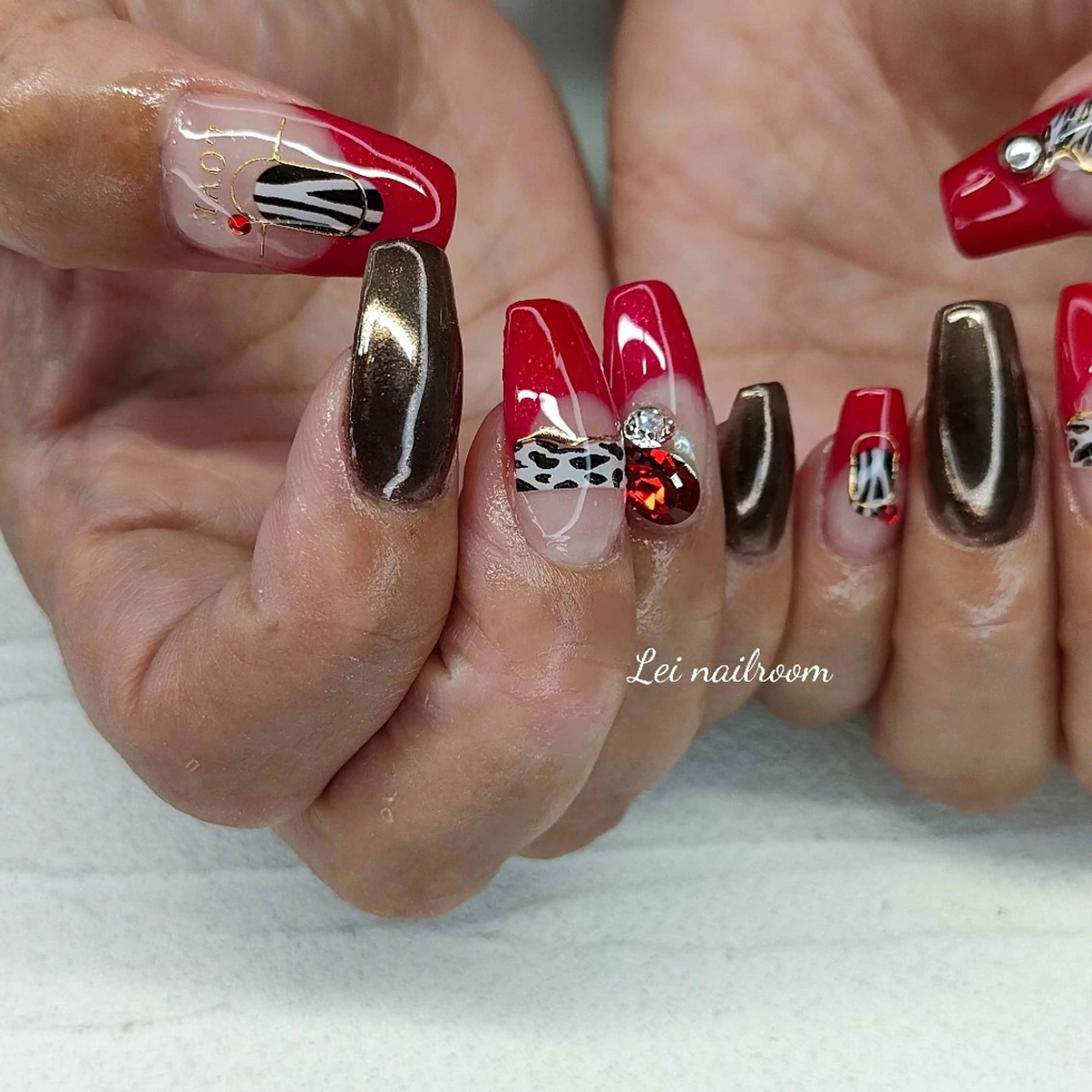 ネイル ジェルネイル キラキラネイル lei🌼 nailroomのネイルデザイン