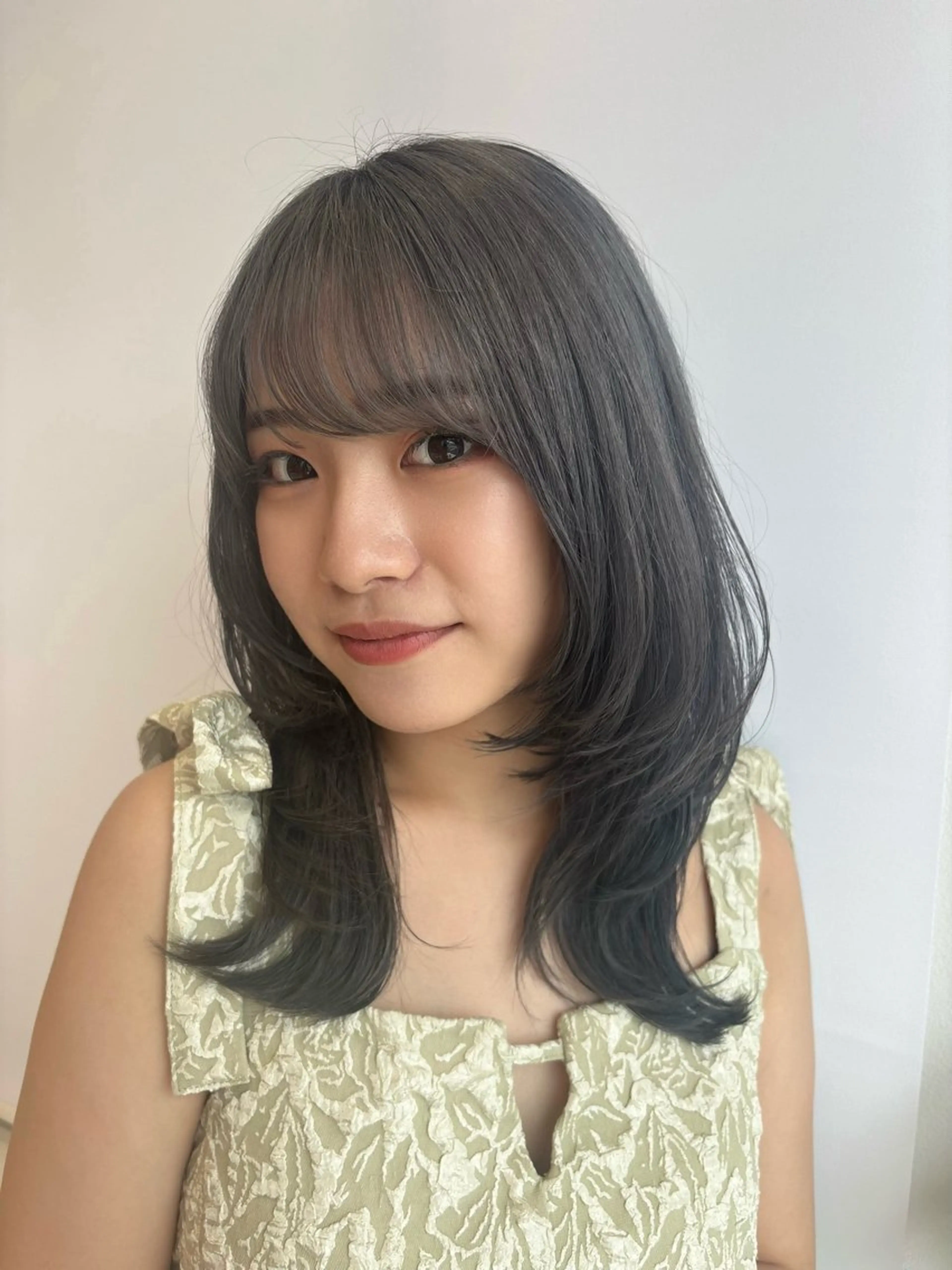 ロング カラー ケアカラー 髪質改善 レイヤーカット ロング トリートメント 透明感カラー/ くびれヘア/ユウユのヘアスタイル