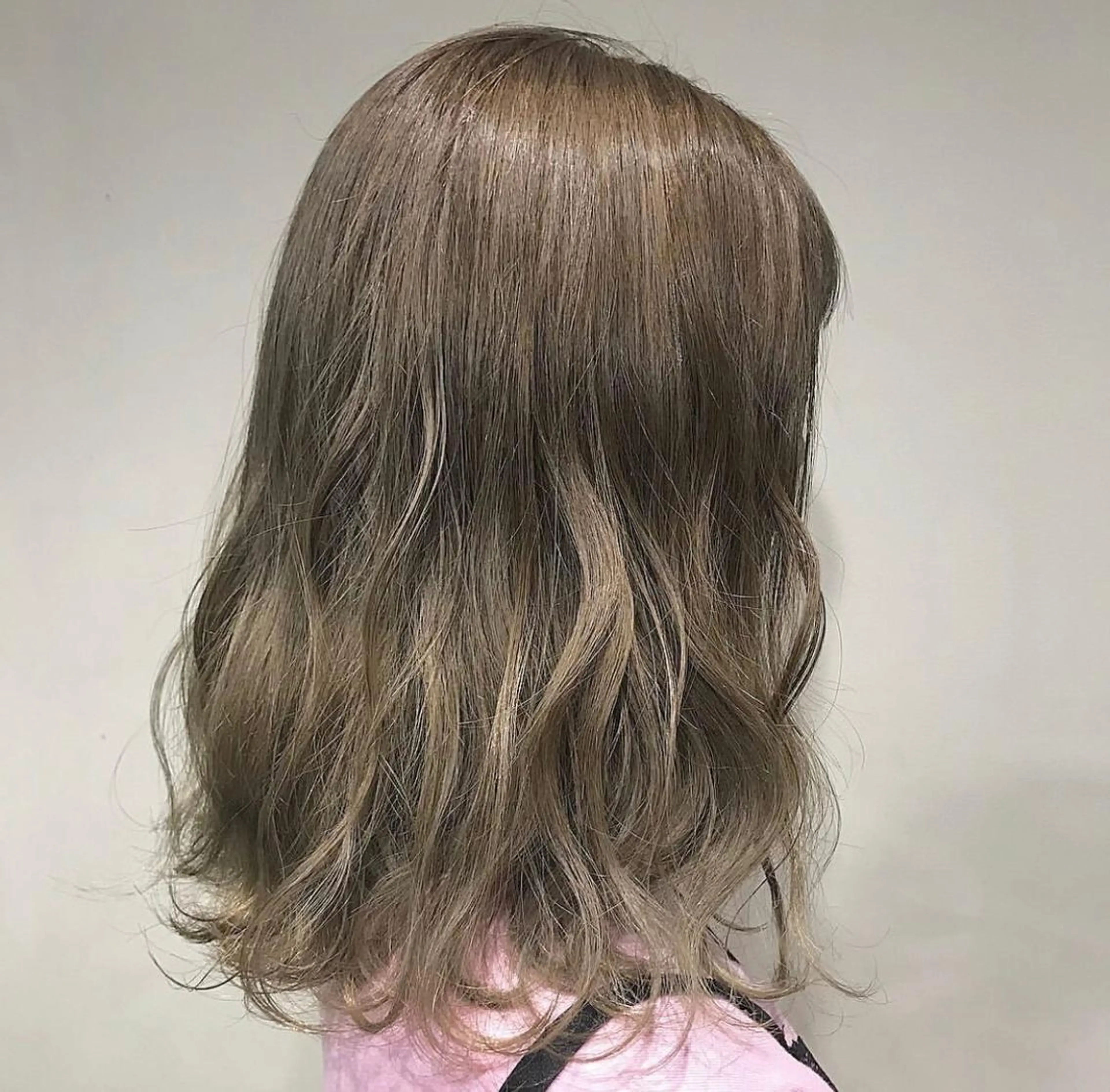 ロング カラー ベージュカラー ブリーチ カット ヘアカラー トリートメント 韓国hair ·͜· watanabeのヘアスタイル