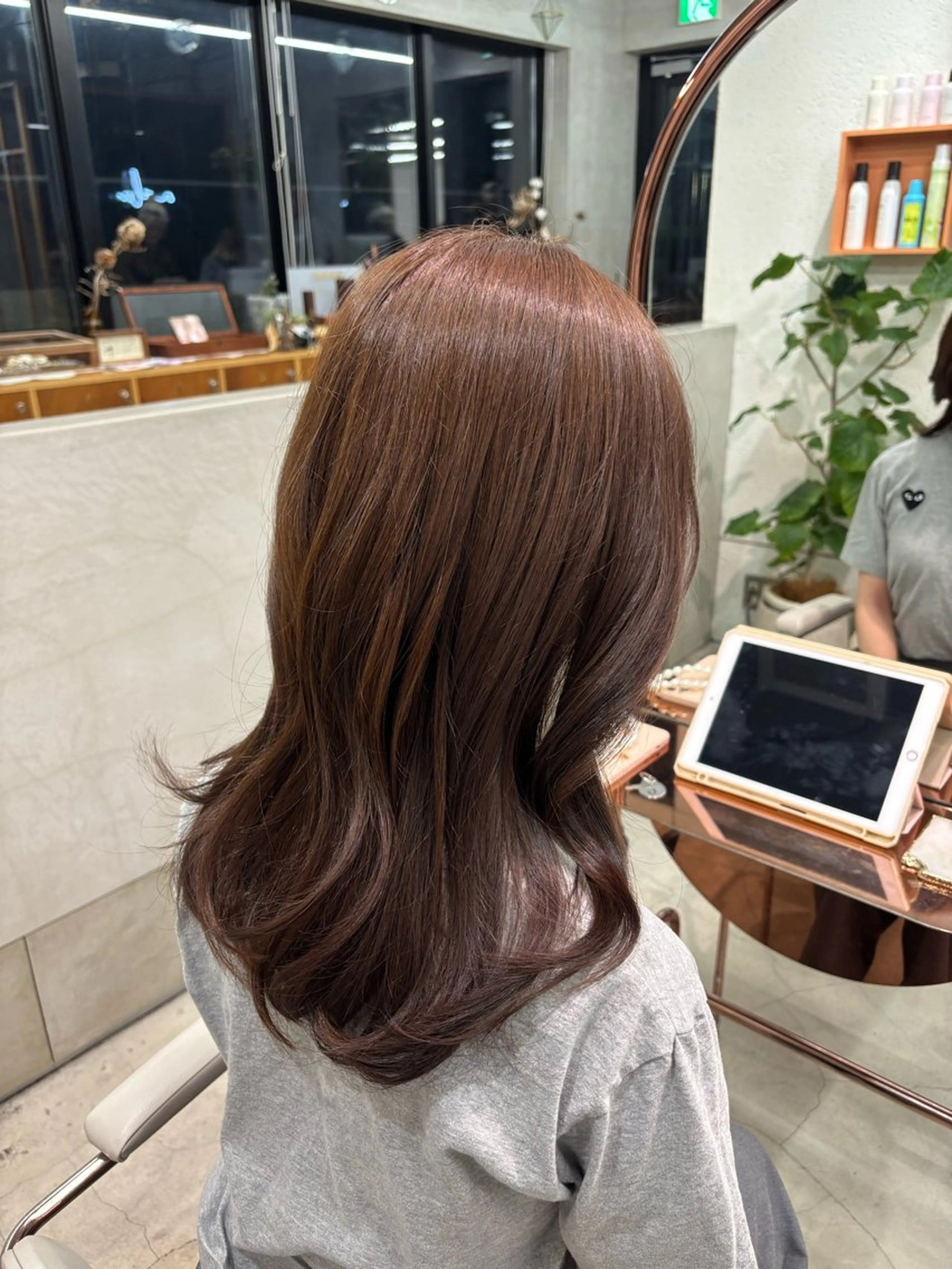カラー 山本 美里亜のヘアスタイル