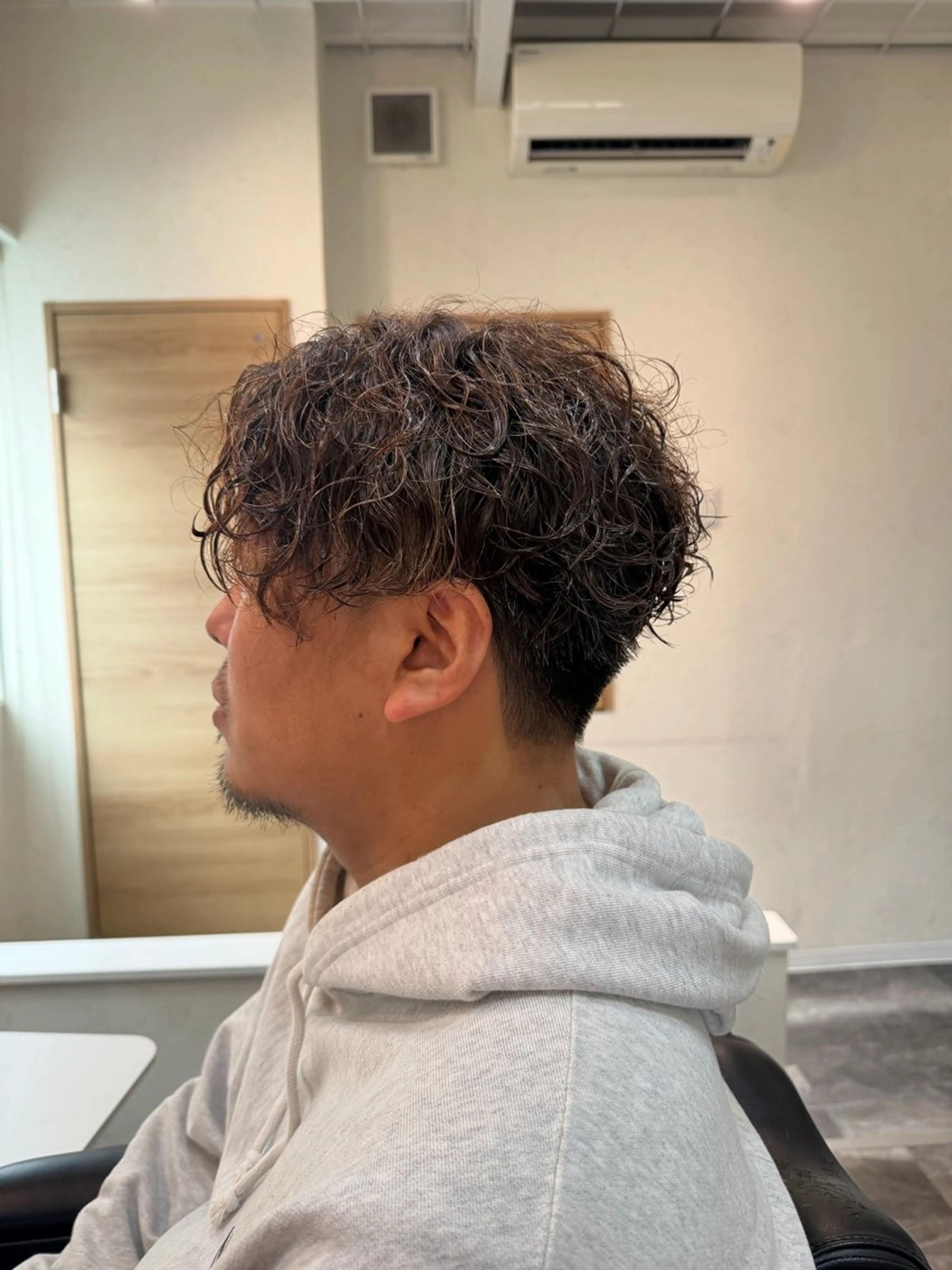 ショート パーマ メンズ メンズパーマ スパイラルパーマ カット パーマ ブリーチ/髪質改善/ メンズ/ KOKIのヘアスタイル