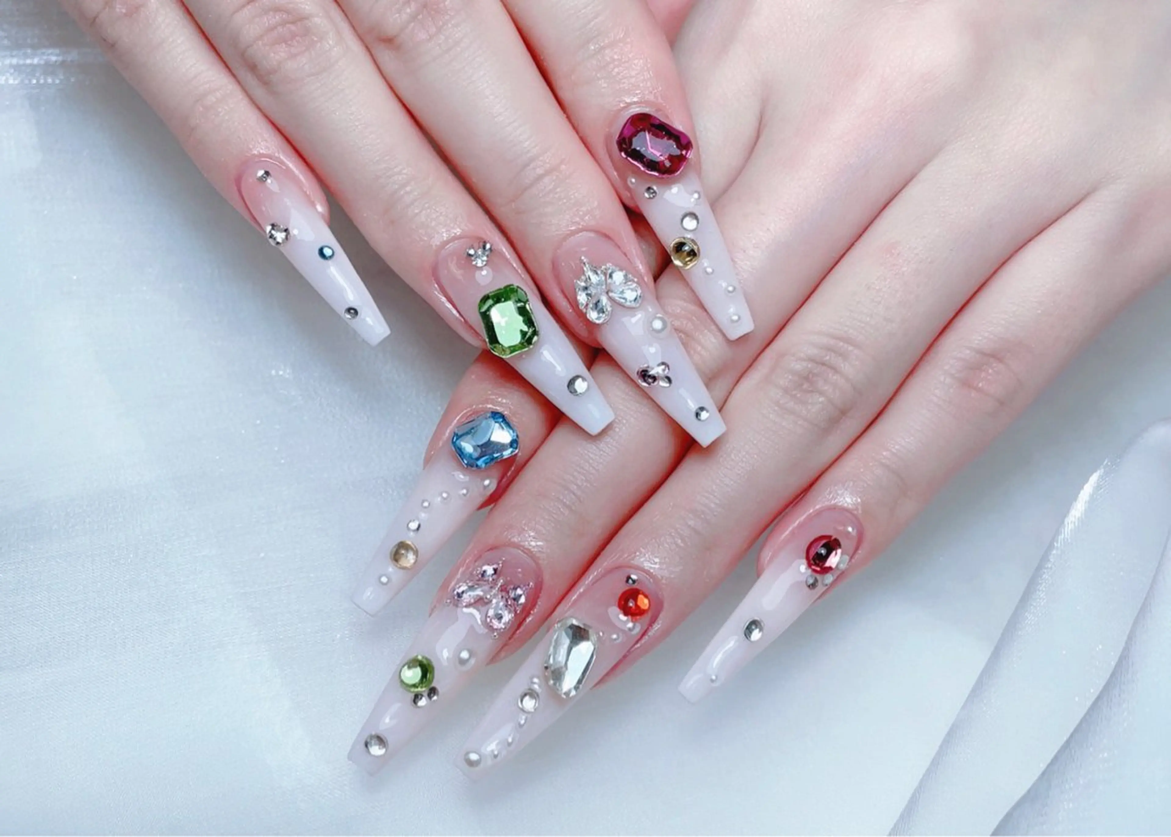 ネイル ハンドネイル 🎀Ｍ nails✨ ビューティーのネイルデザイン