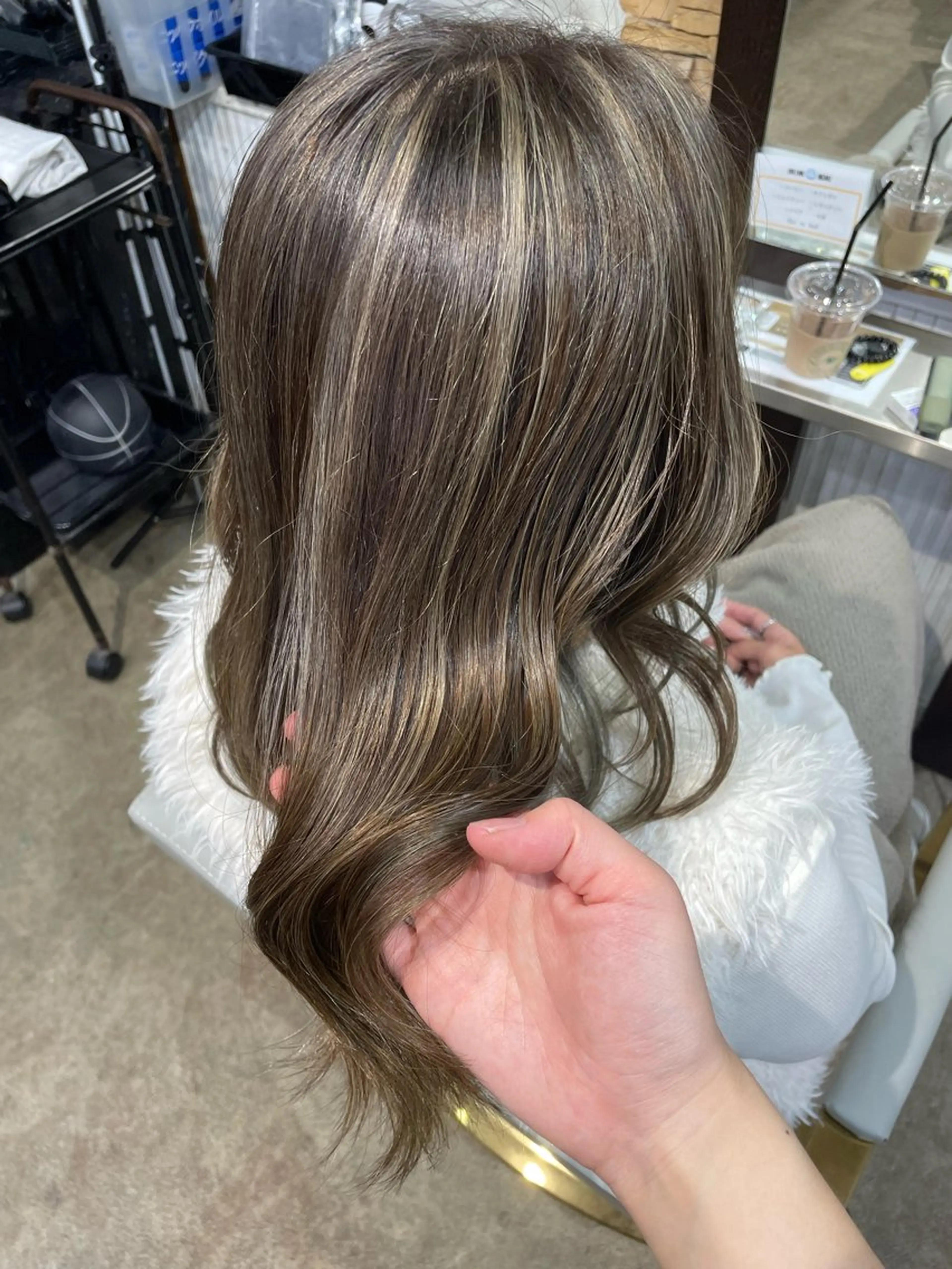 🎀筋感ハイライト🎀トリートメント付の写真