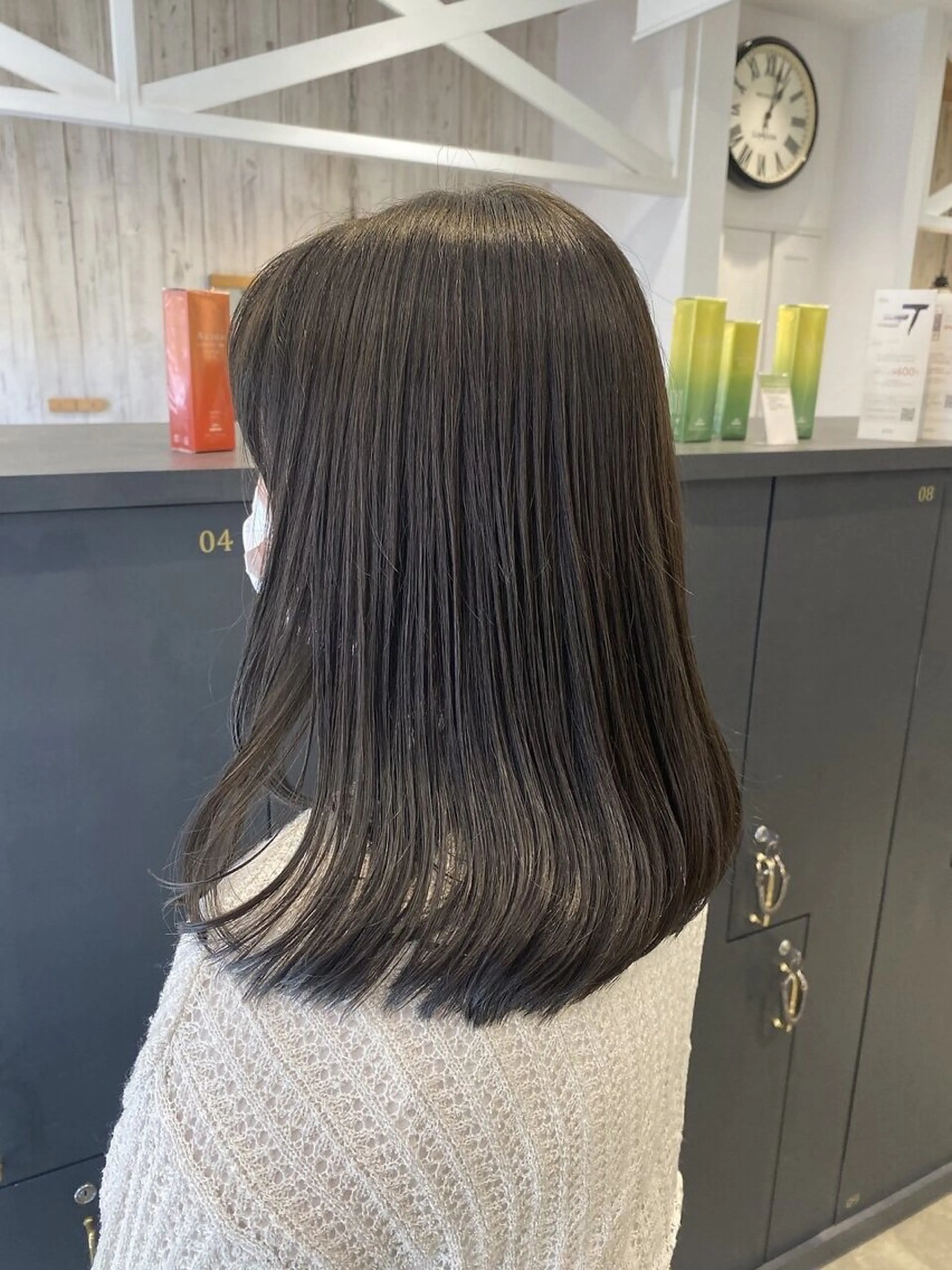 セミロング カラー 飯田 真季のヘアスタイル