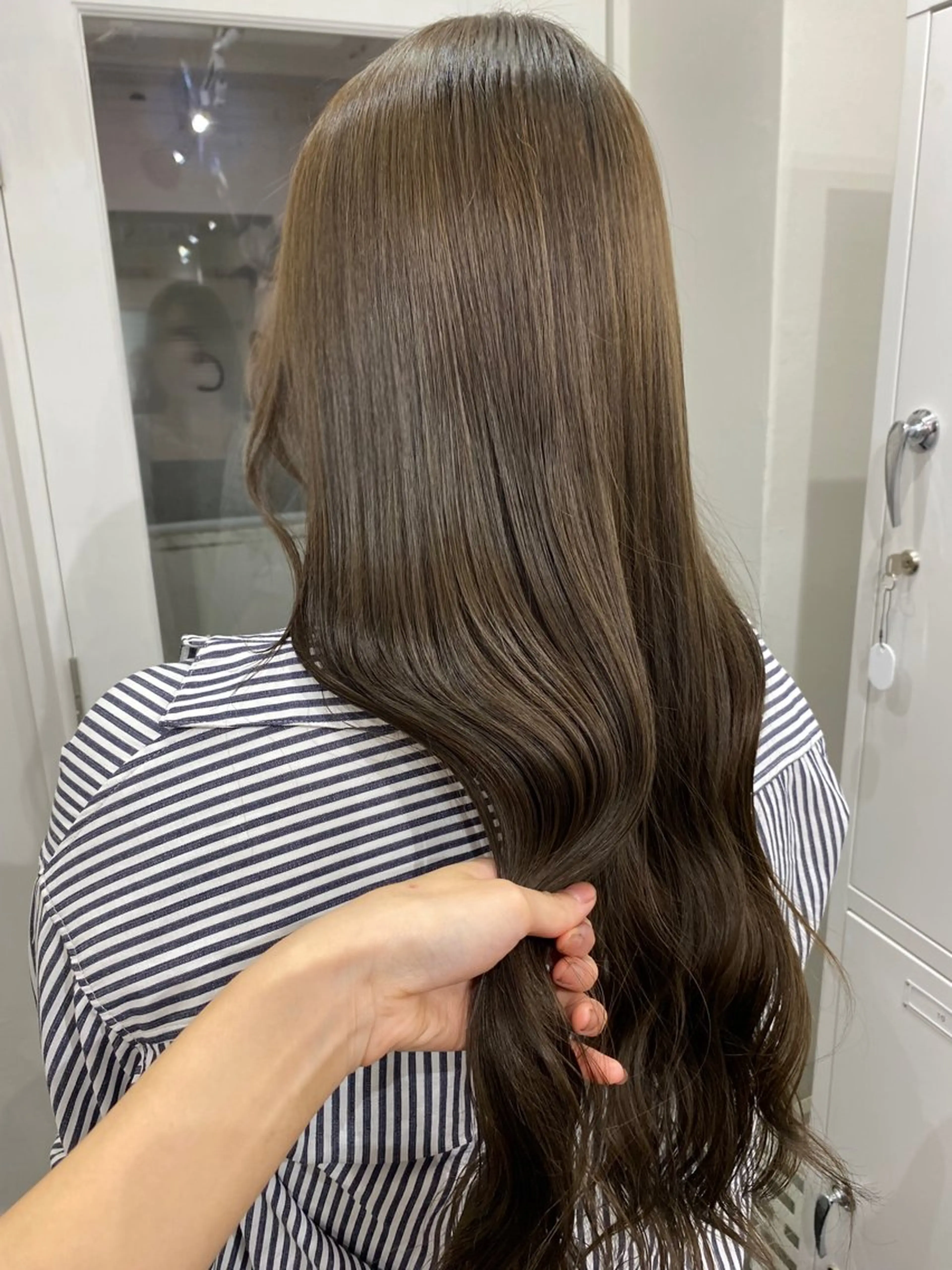 セミロング カラー ベージュカラー ブリーチ ブリーチなしカラー オリーブベージュ ヘアカラー トリートメント ヘアセット 楓🦋韓国系レイヤー / 透明感カラー🤍のヘアスタイル