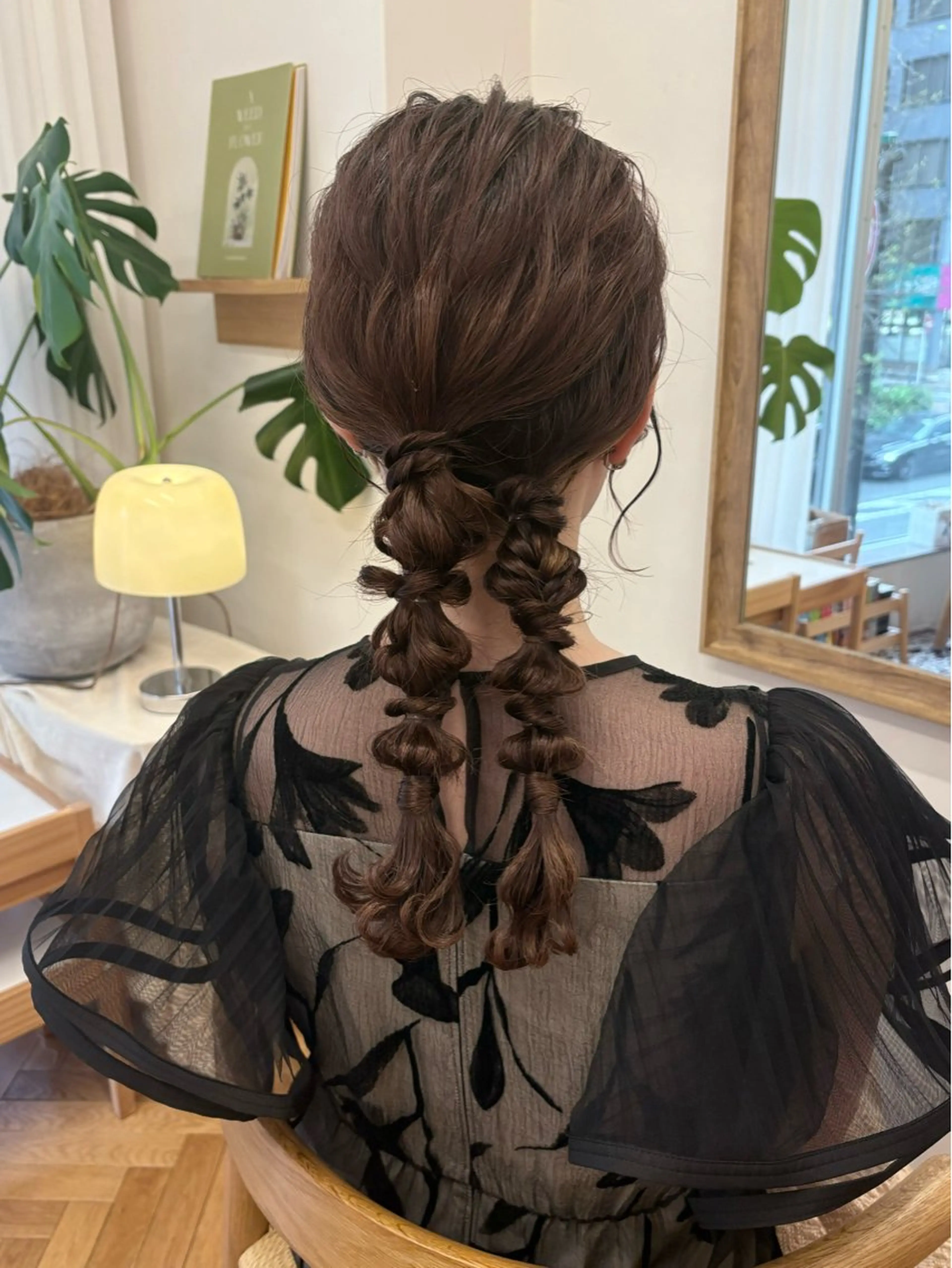 セミロング ヘアアレンジ ヘアセット karin🌛ボブ／ 透明感たっぷりカラーのヘアスタイル