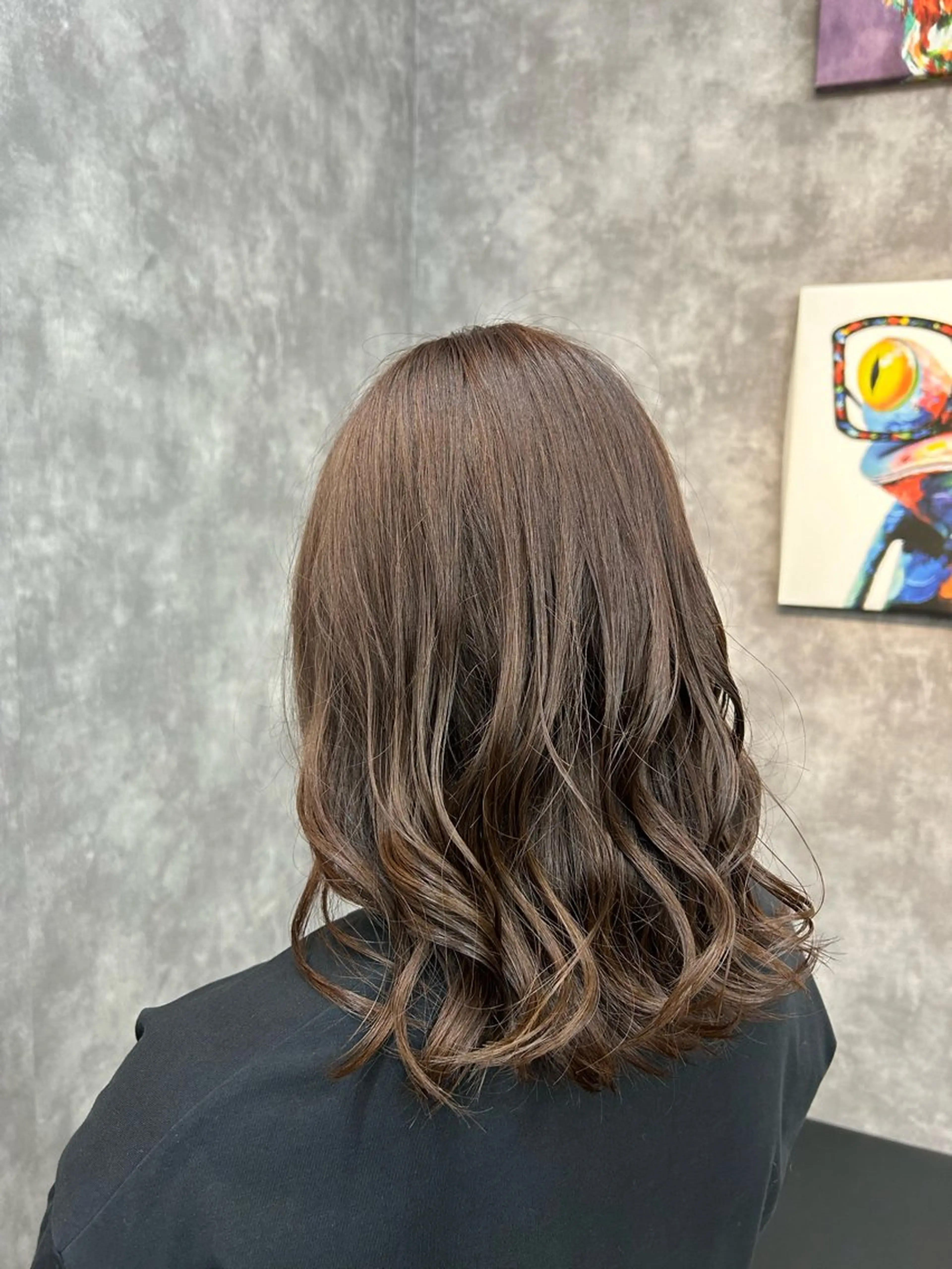 カラー 荻野 晴香のヘアスタイル