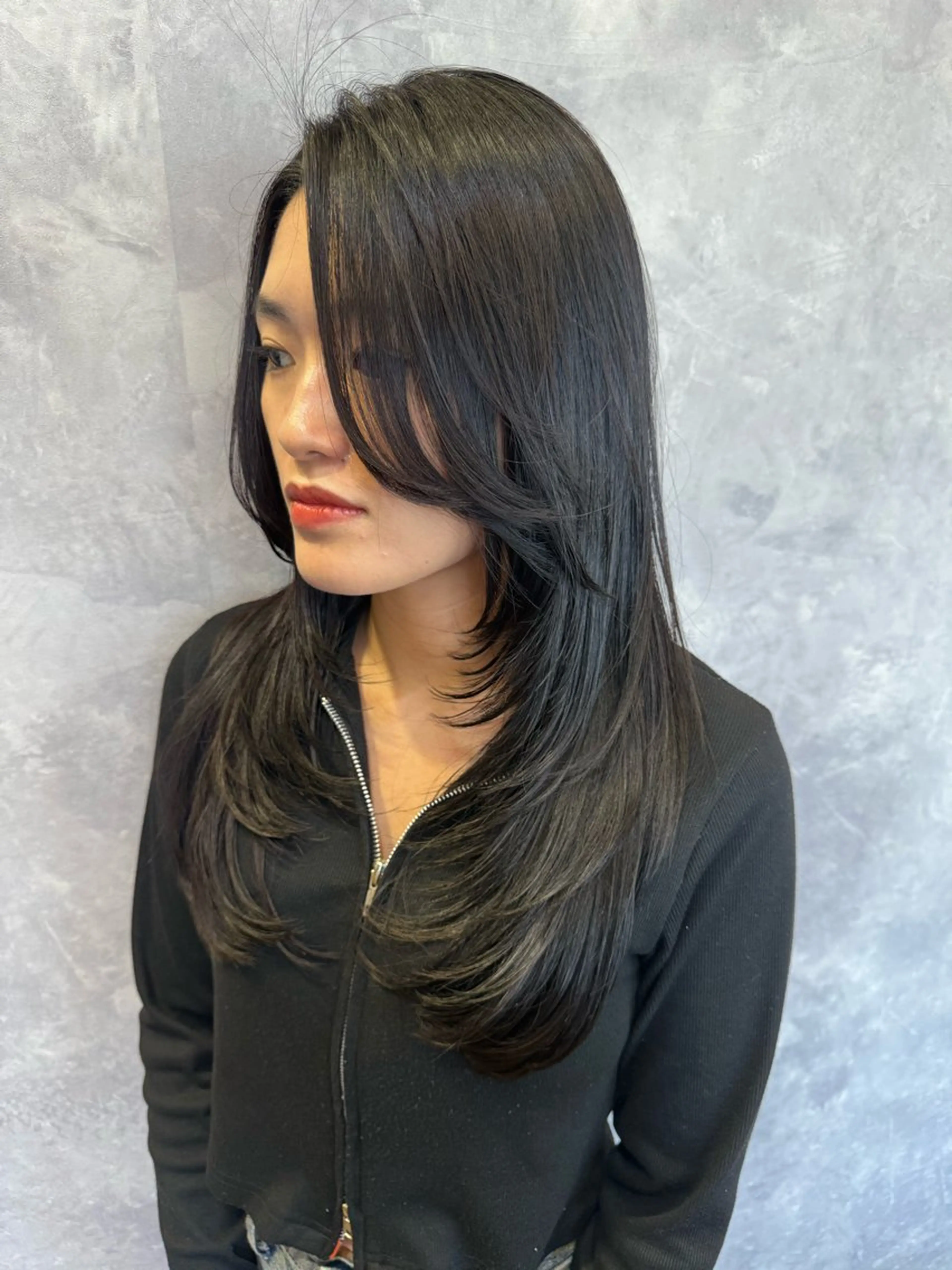 ロング レイヤーカット カット ヘアカラー 宮崎 風花のヘアスタイル