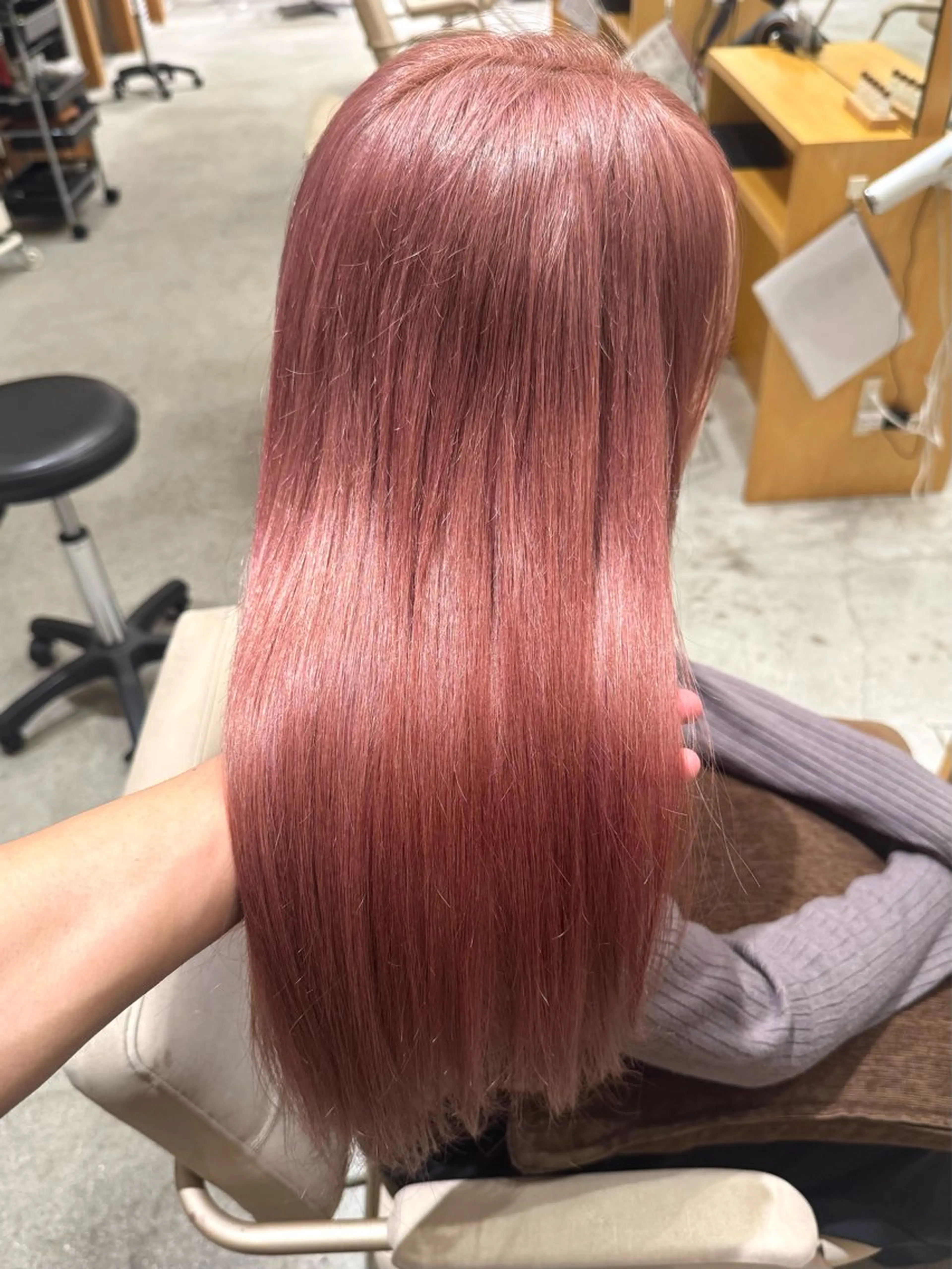 ロング カラー ベージュカラー ブリーチ ピンクカラー ピンクベージュ ヘアカラー 中西倖 トップスタイリストのヘアスタイル